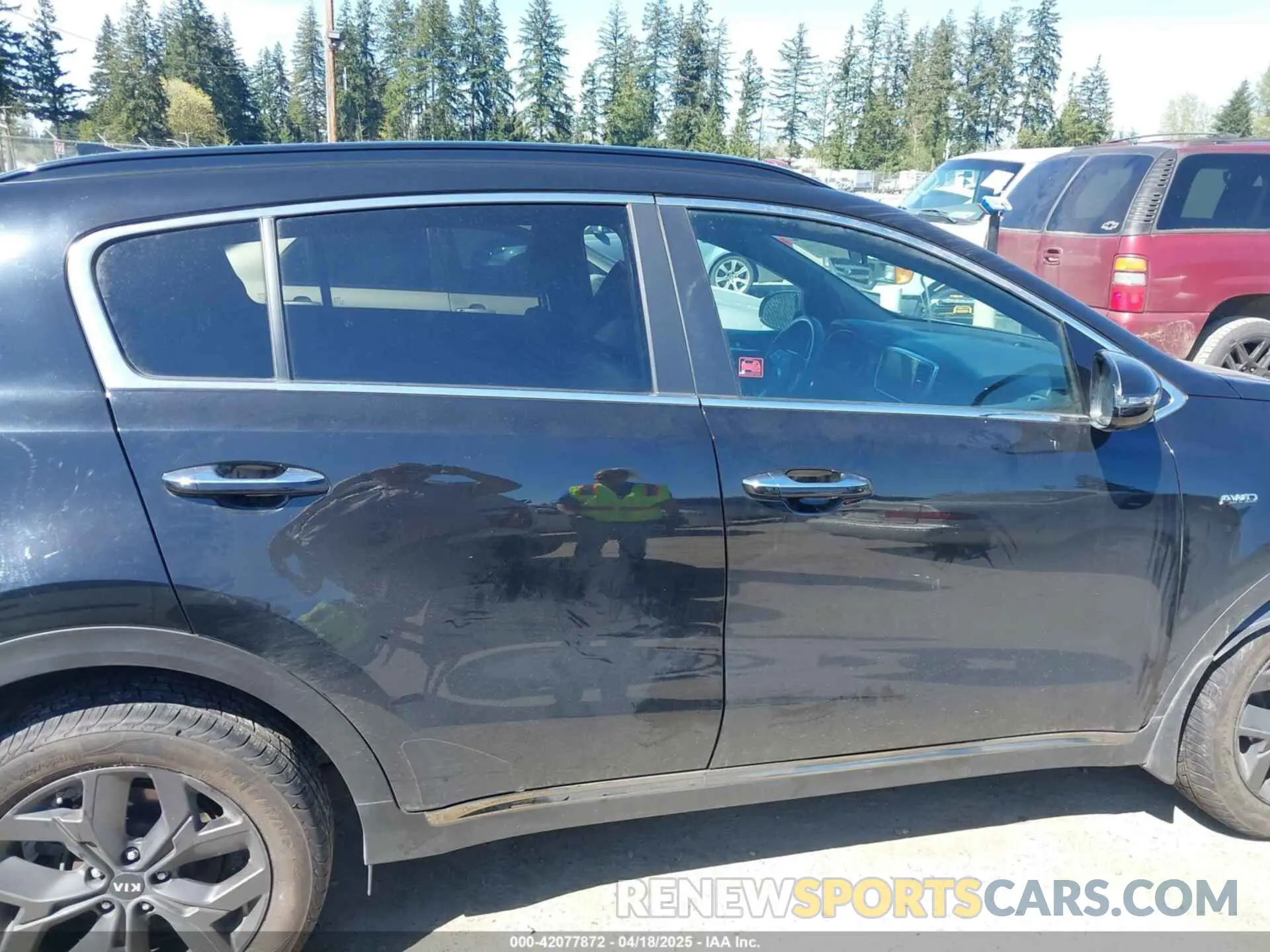 12 Photograph of a damaged car KNDP6CAC0L7723110 KIA SPORTAGE 2020