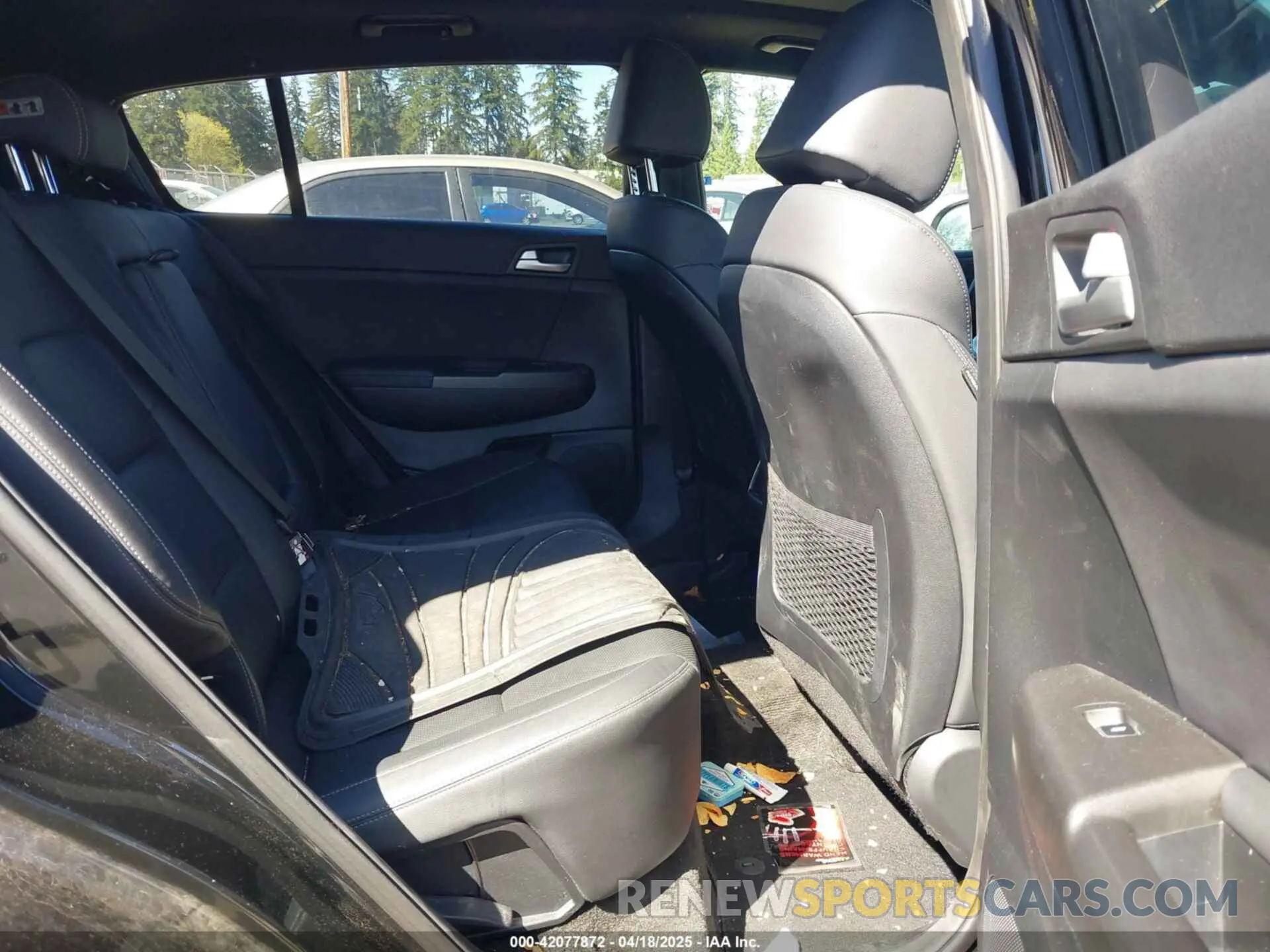 8 Photograph of a damaged car KNDP6CAC0L7723110 KIA SPORTAGE 2020