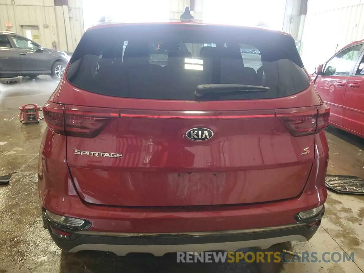 6 Photograph of a damaged car KNDP6CAC1L7697410 KIA SPORTAGE 2020