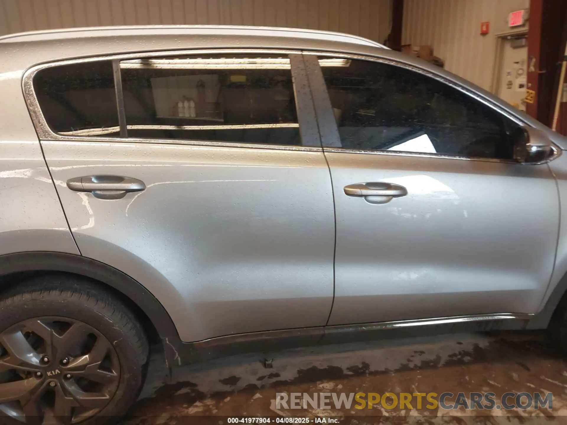 14 Photograph of a damaged car KNDP6CAC2L7649799 KIA SPORTAGE 2020