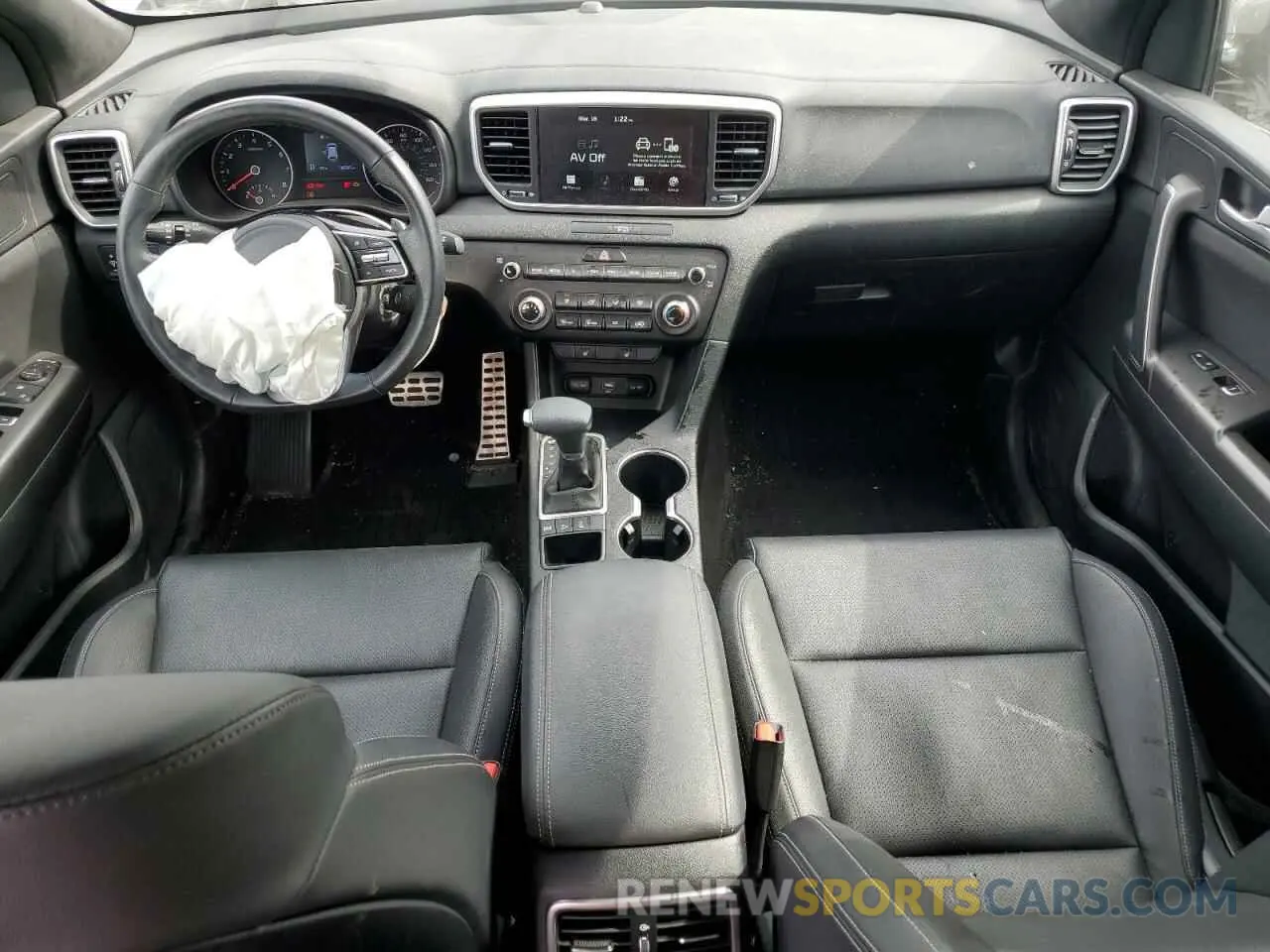 8 Photograph of a damaged car KNDP6CAC2L7657708 KIA SPORTAGE 2020