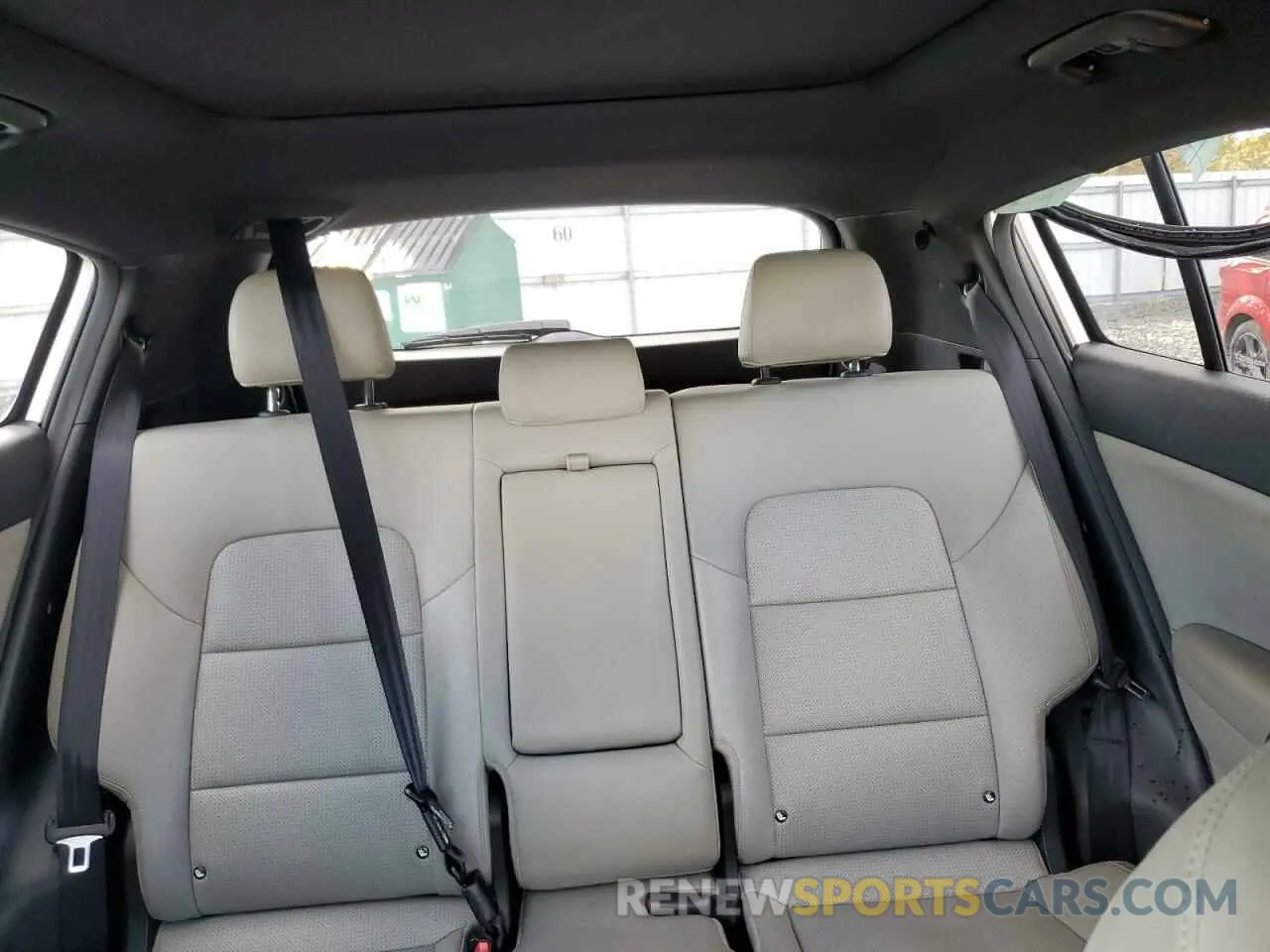 10 Photograph of a damaged car KNDP6CAC2L7667509 KIA SPORTAGE 2020