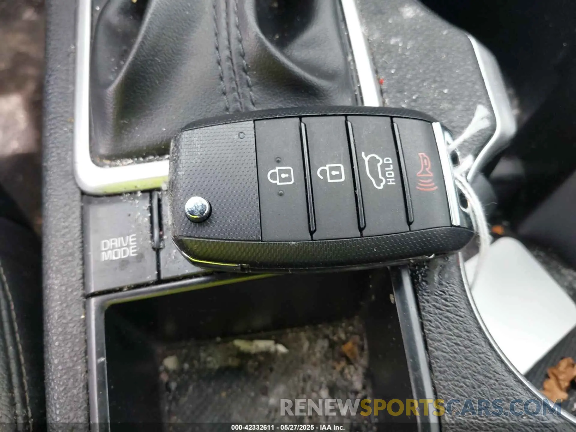 11 Photograph of a damaged car KNDP6CAC2L7668191 KIA SPORTAGE 2020