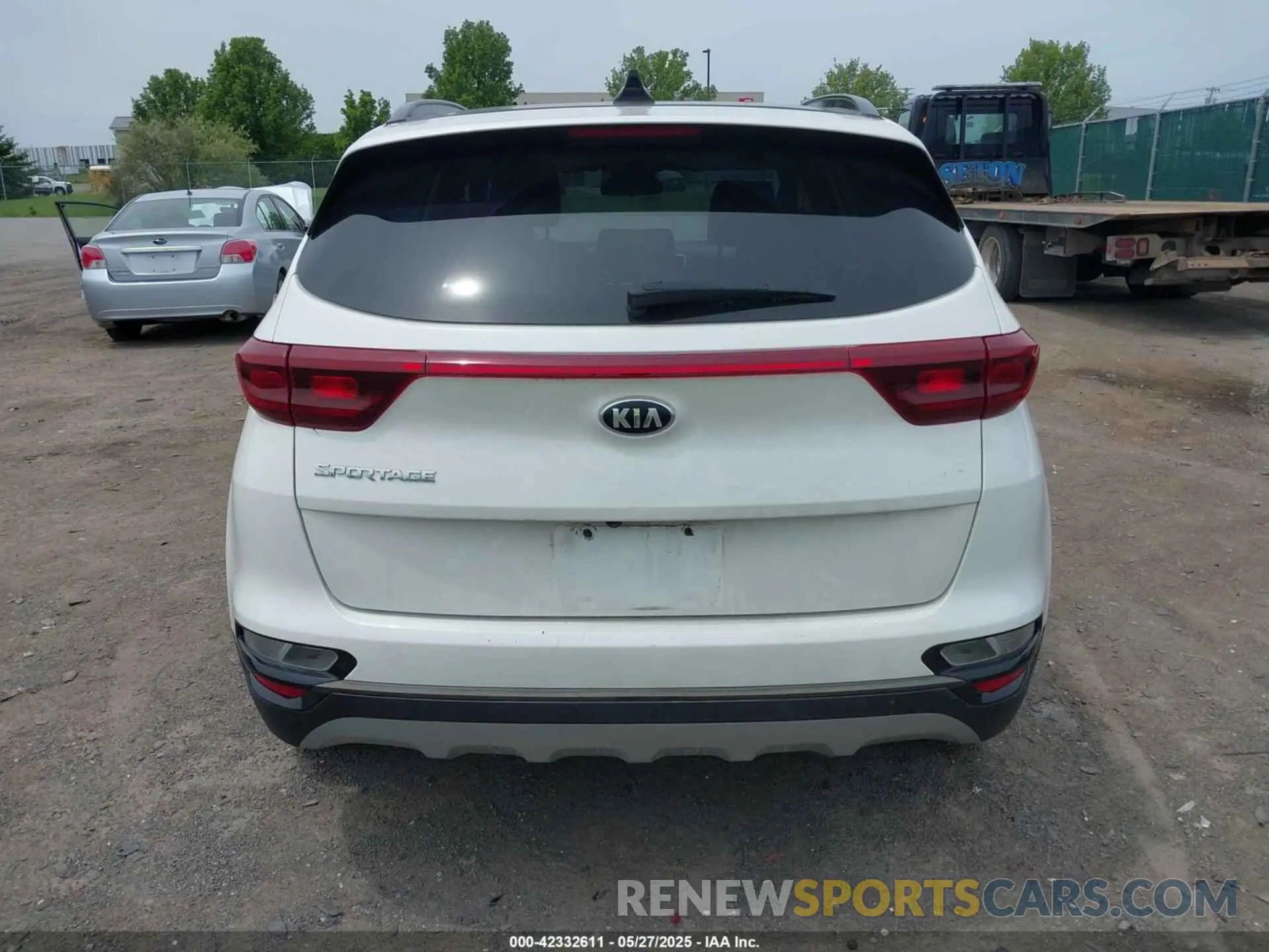 16 Photograph of a damaged car KNDP6CAC2L7668191 KIA SPORTAGE 2020