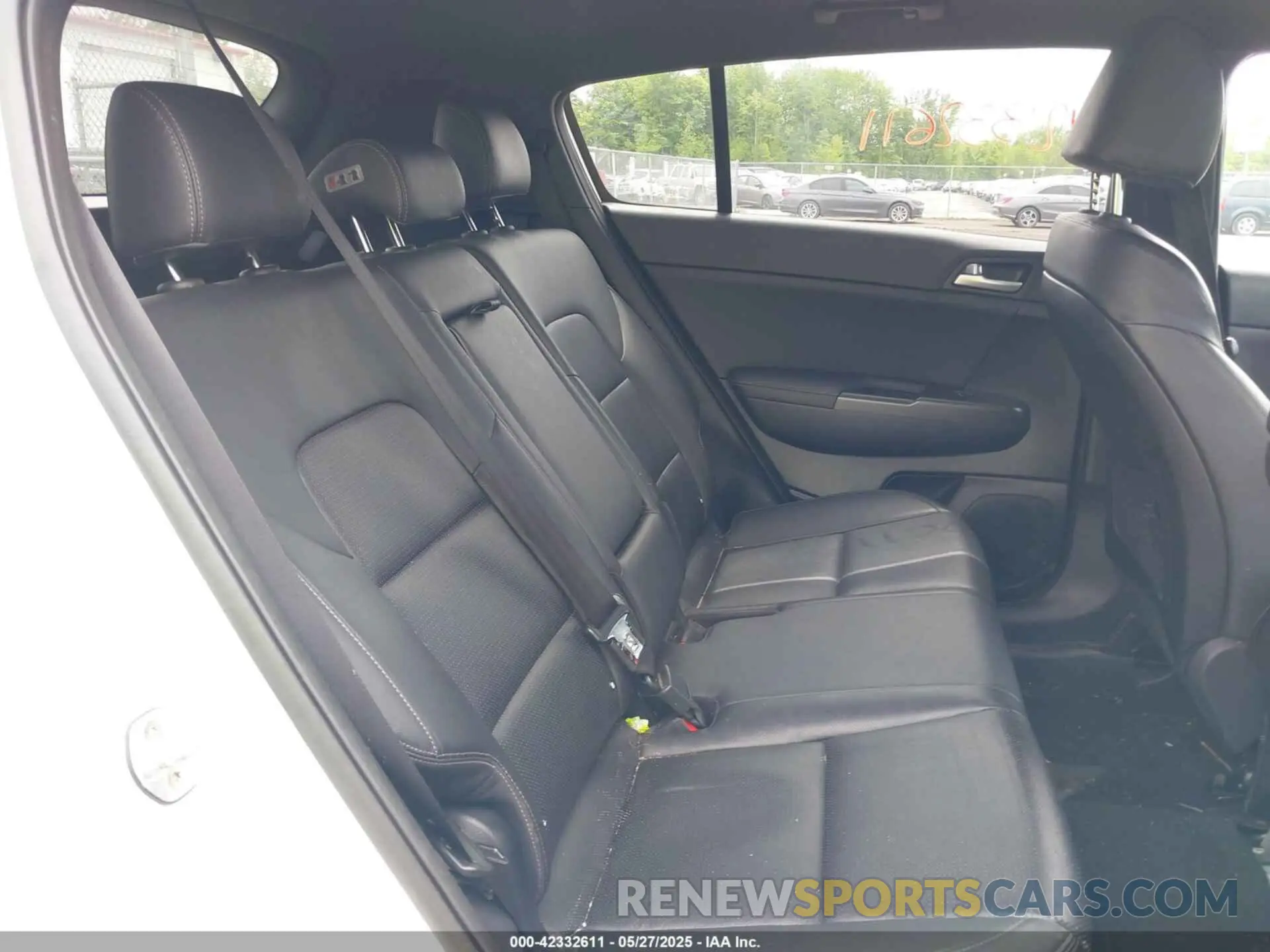 8 Photograph of a damaged car KNDP6CAC2L7668191 KIA SPORTAGE 2020