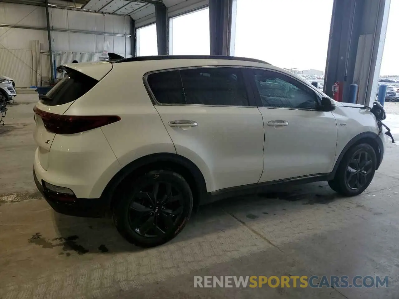 3 Photograph of a damaged car KNDP6CAC2L7789156 KIA SPORTAGE 2020