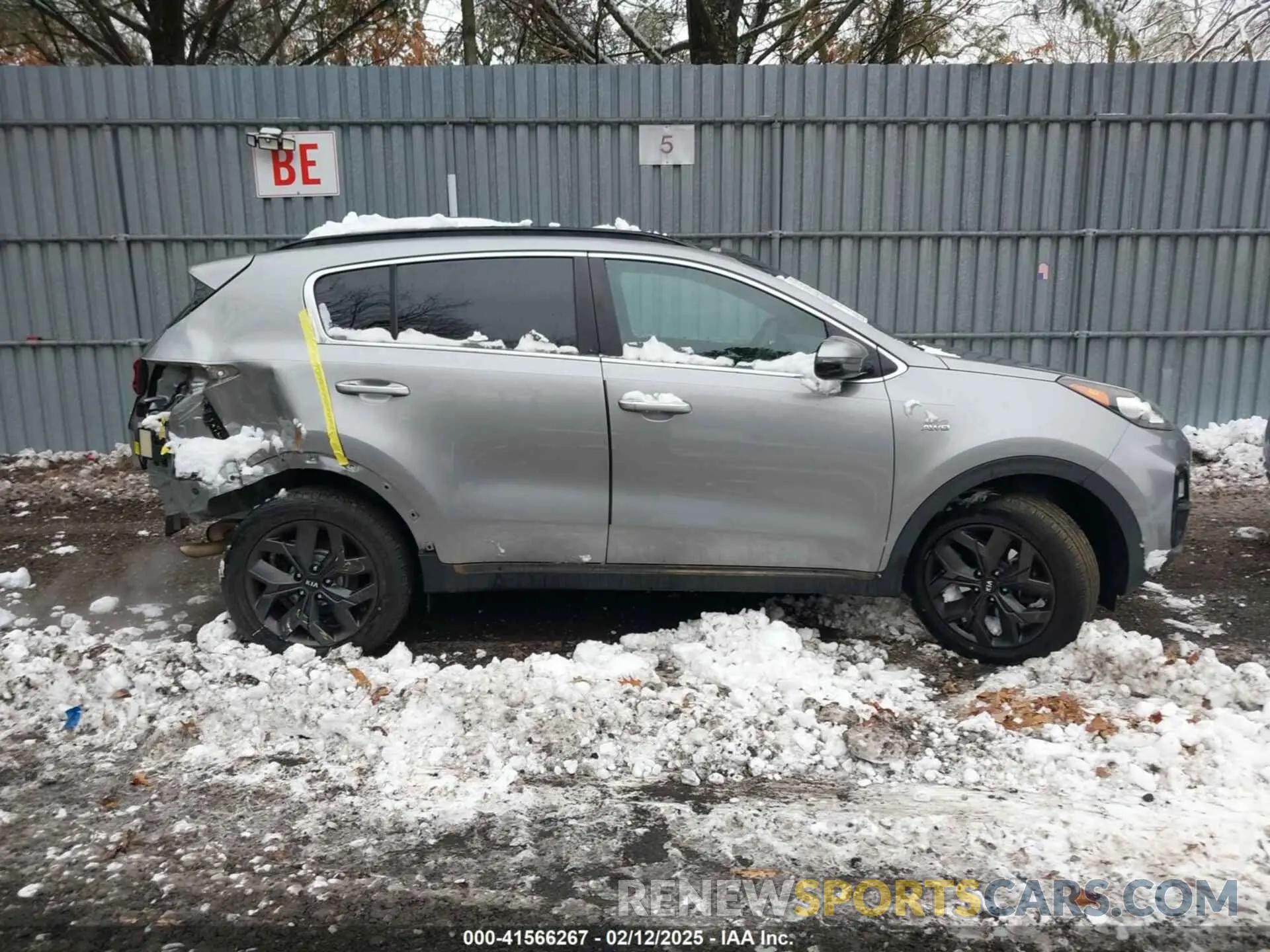 13 Photograph of a damaged car KNDP6CAC3L7634115 KIA SPORTAGE 2020