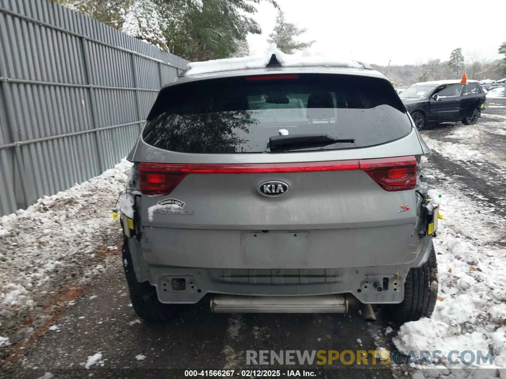 16 Photograph of a damaged car KNDP6CAC3L7634115 KIA SPORTAGE 2020