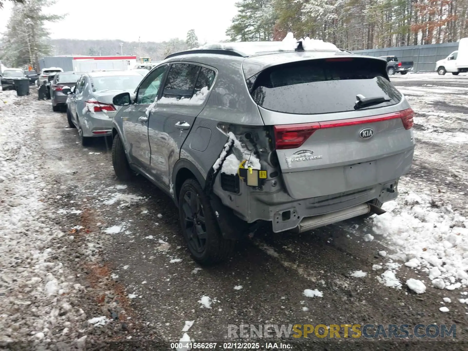 3 Photograph of a damaged car KNDP6CAC3L7634115 KIA SPORTAGE 2020
