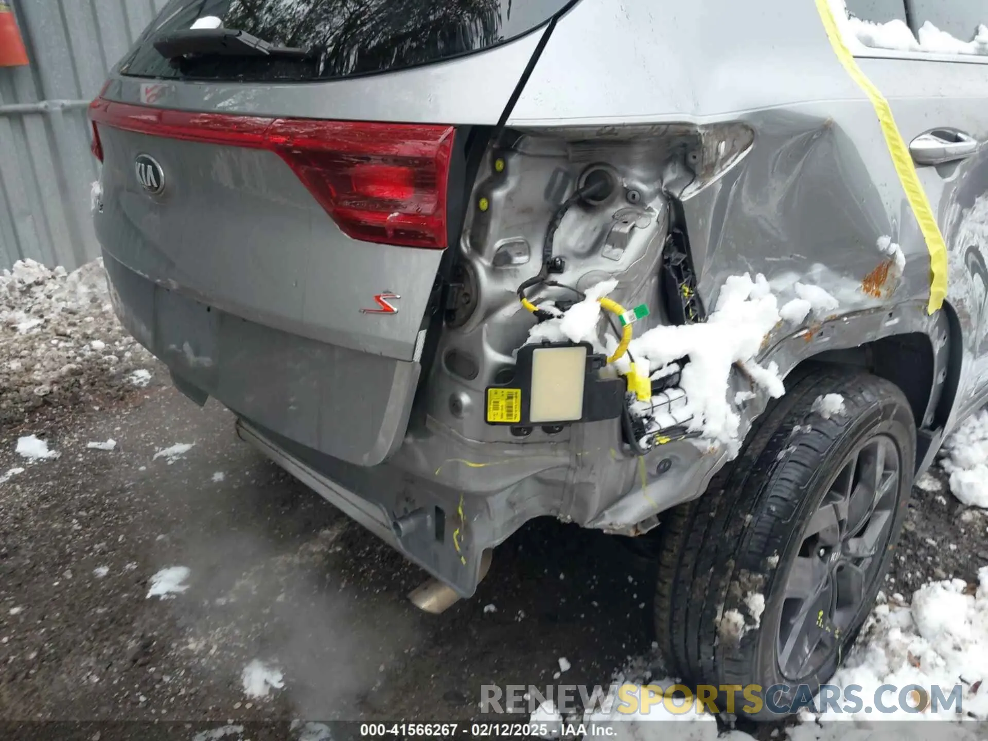 6 Photograph of a damaged car KNDP6CAC3L7634115 KIA SPORTAGE 2020