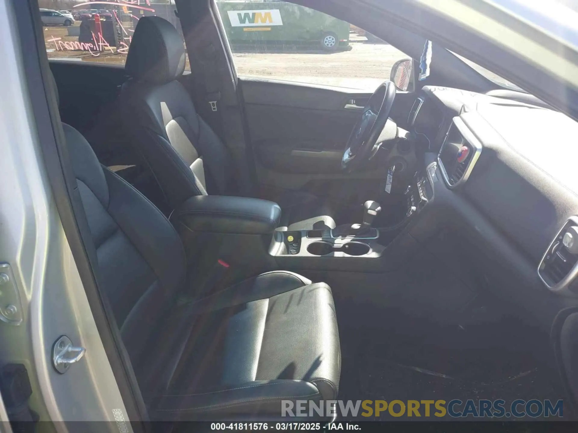 5 Photograph of a damaged car KNDP6CAC3L7656714 KIA SPORTAGE 2020