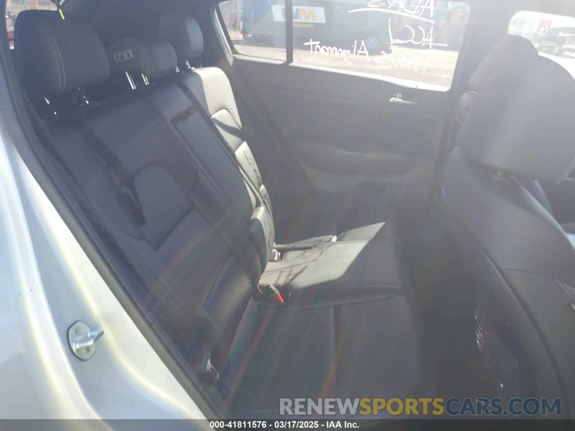 8 Photograph of a damaged car KNDP6CAC3L7656714 KIA SPORTAGE 2020