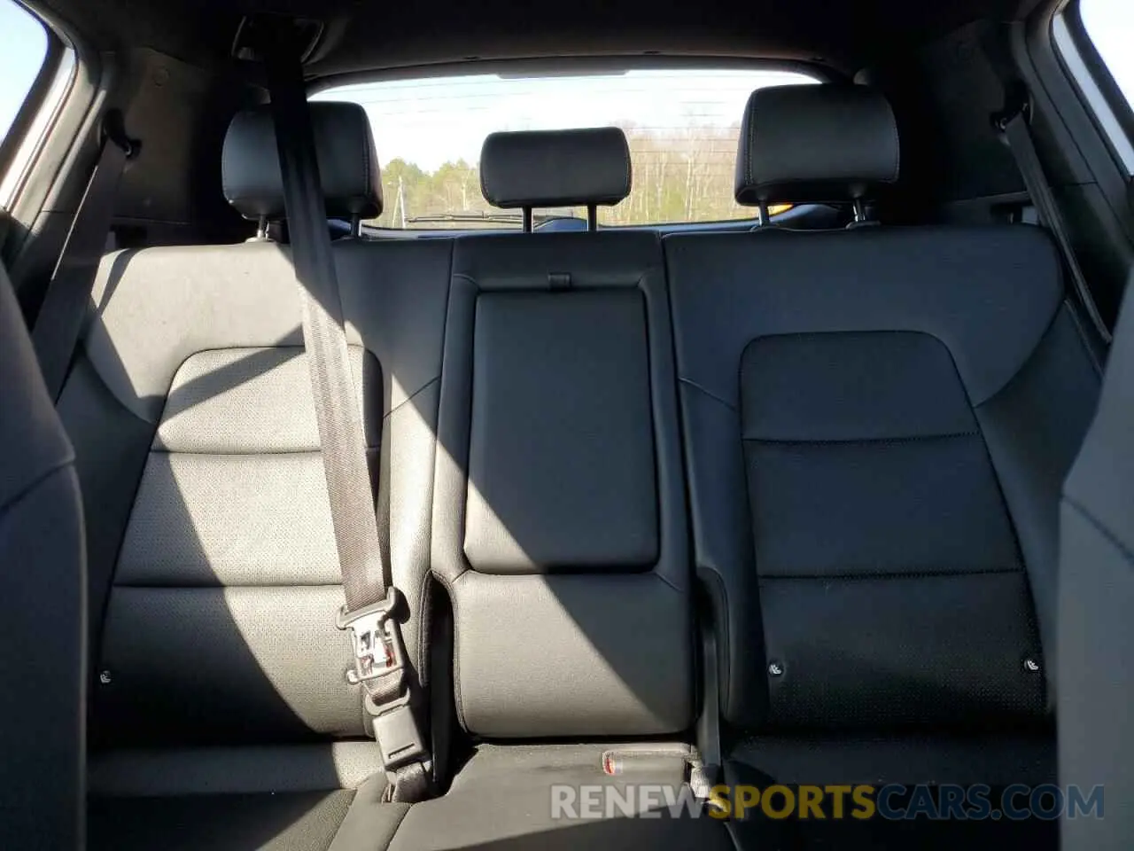 10 Photograph of a damaged car KNDP6CAC4L7633233 KIA SPORTAGE 2020