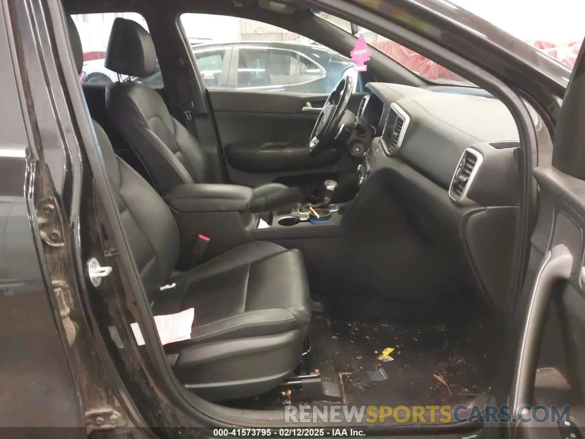 5 Photograph of a damaged car KNDP6CAC4L7705340 KIA SPORTAGE 2020