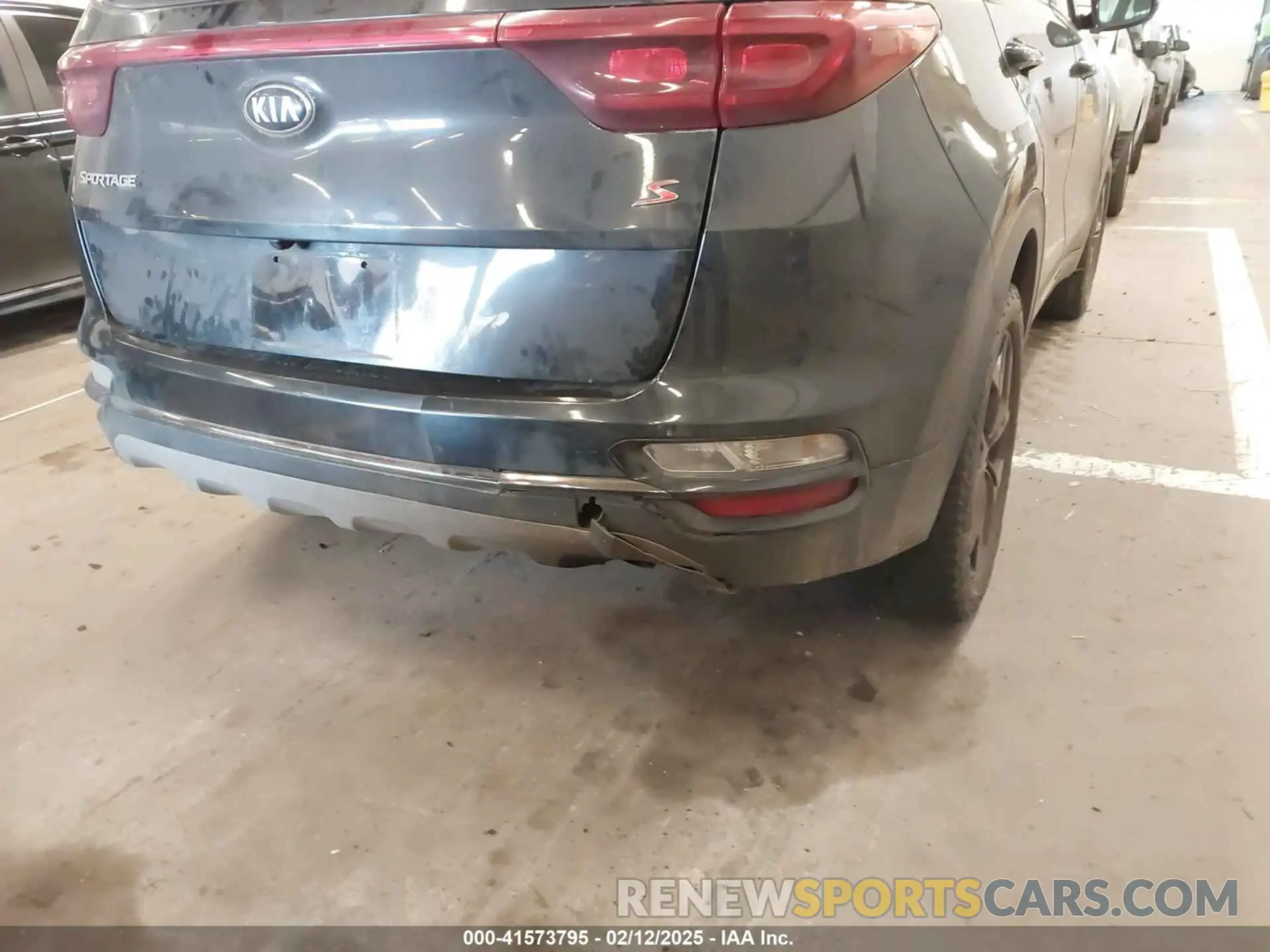 6 Photograph of a damaged car KNDP6CAC4L7705340 KIA SPORTAGE 2020