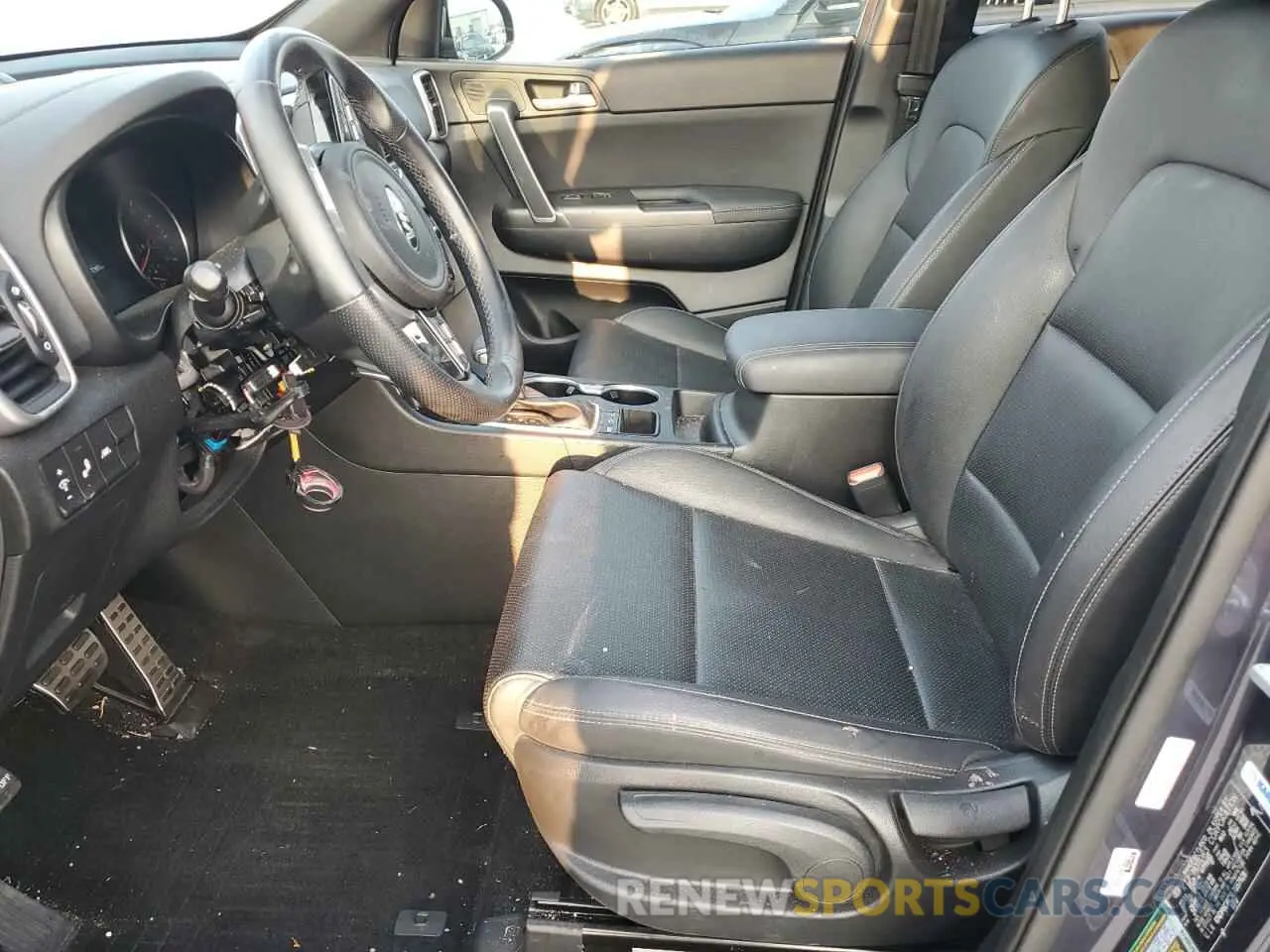 7 Photograph of a damaged car KNDP6CAC5L7657928 KIA SPORTAGE 2020