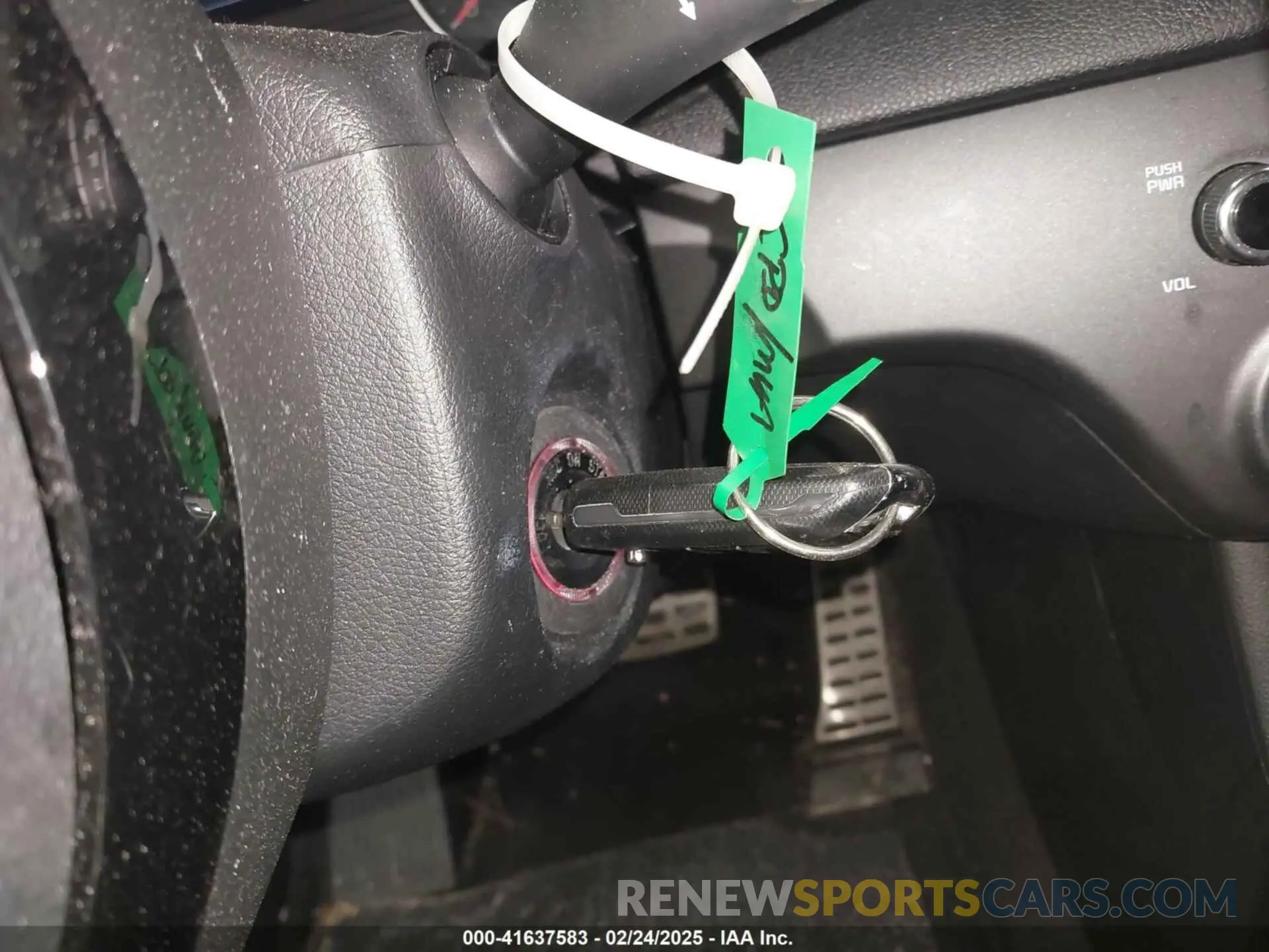 11 Photograph of a damaged car KNDP6CAC5L7666953 KIA SPORTAGE 2020
