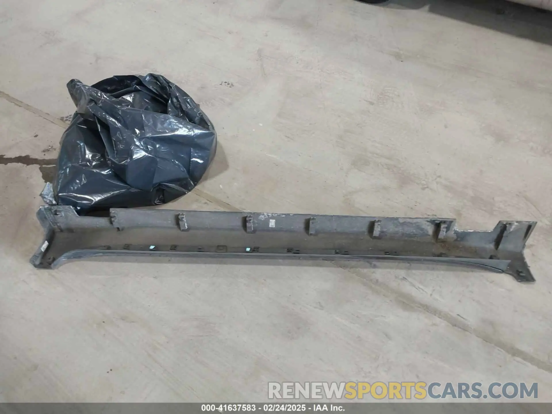 12 Photograph of a damaged car KNDP6CAC5L7666953 KIA SPORTAGE 2020