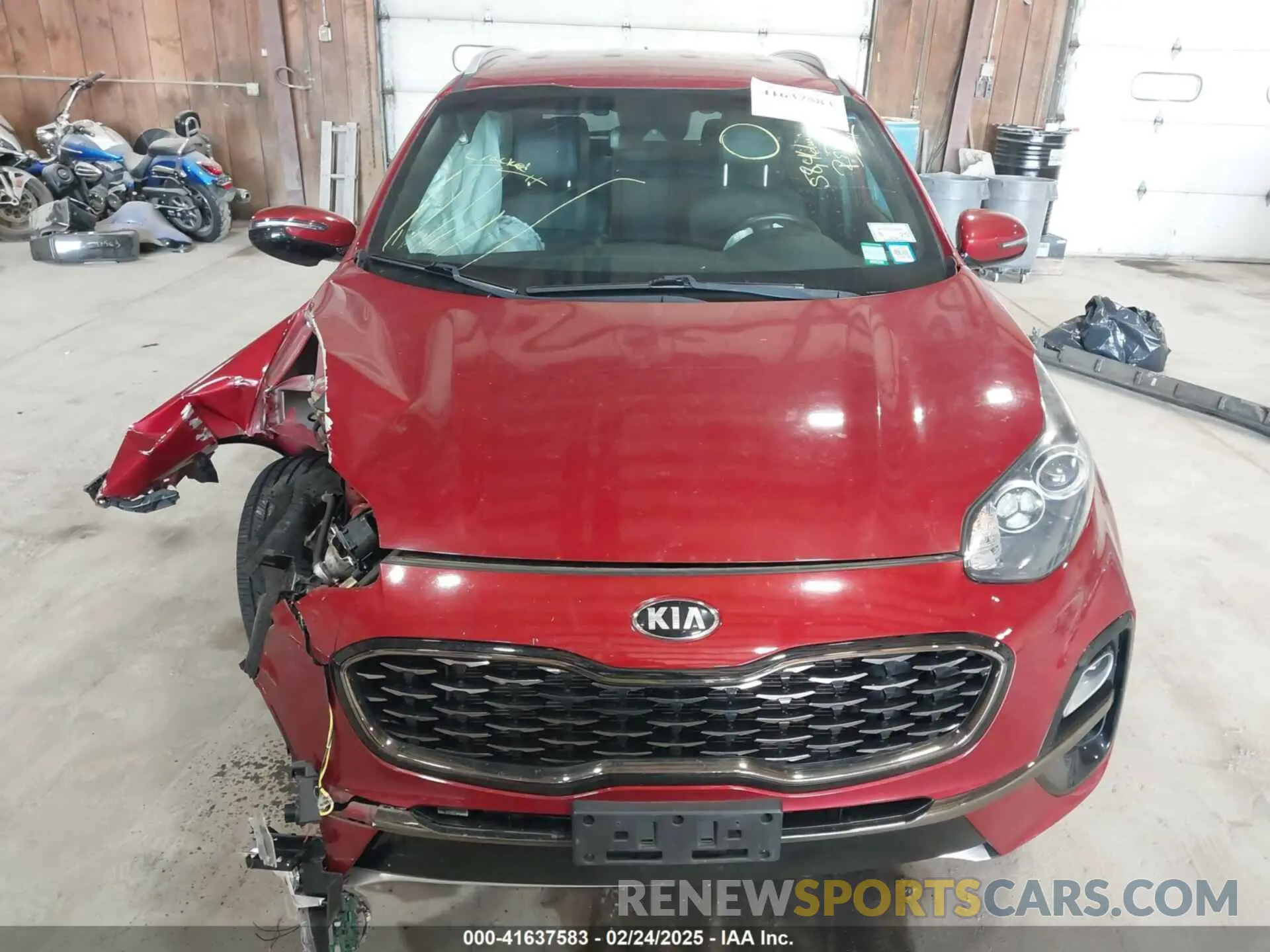 13 Photograph of a damaged car KNDP6CAC5L7666953 KIA SPORTAGE 2020