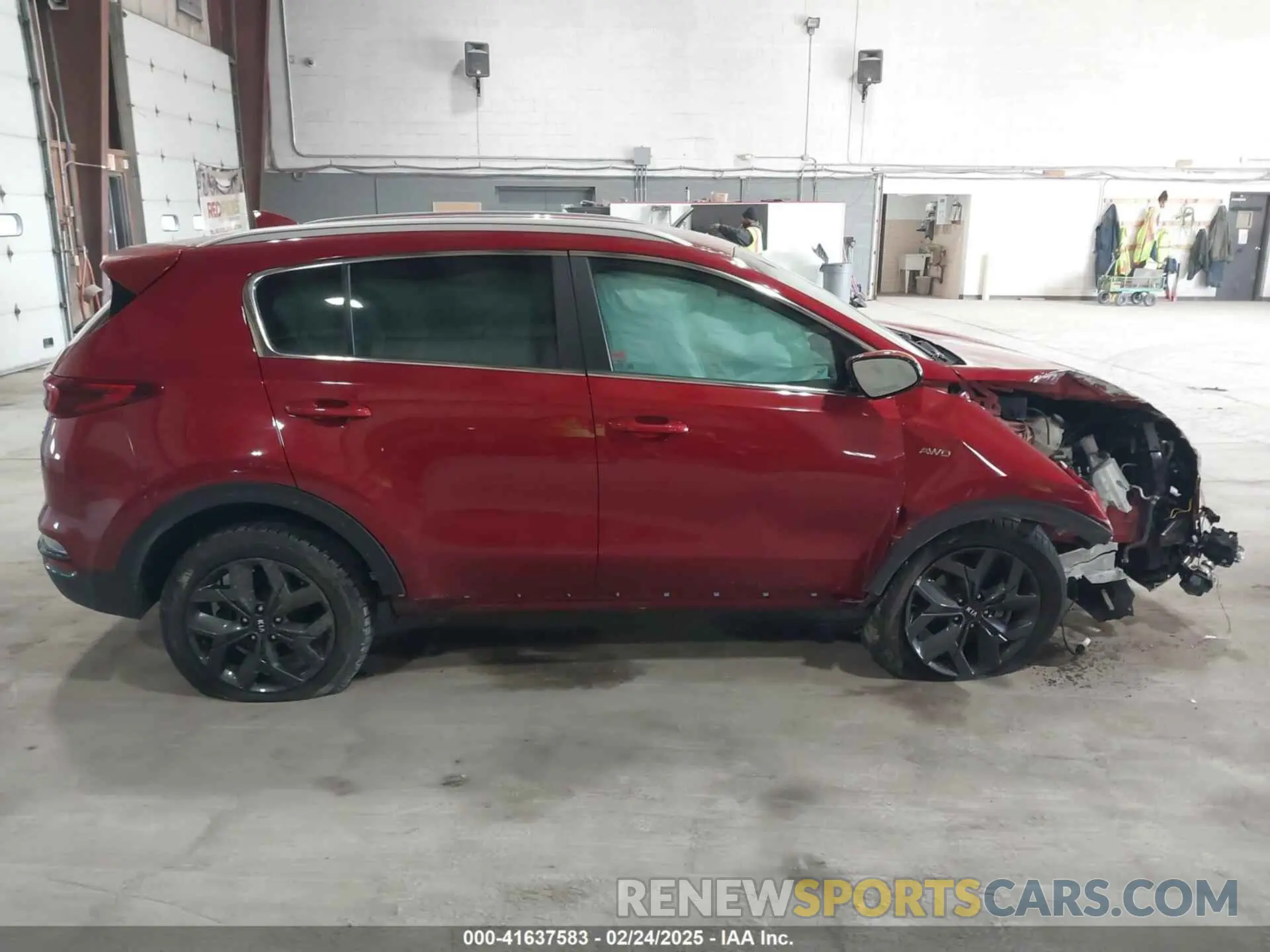 14 Photograph of a damaged car KNDP6CAC5L7666953 KIA SPORTAGE 2020