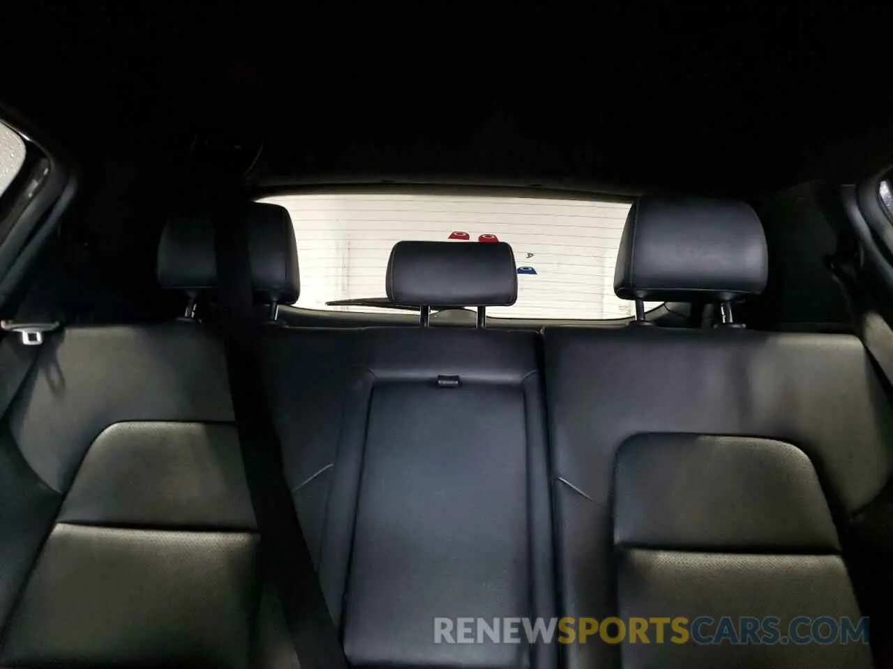 10 Photograph of a damaged car KNDP6CAC5L7679217 KIA SPORTAGE 2020