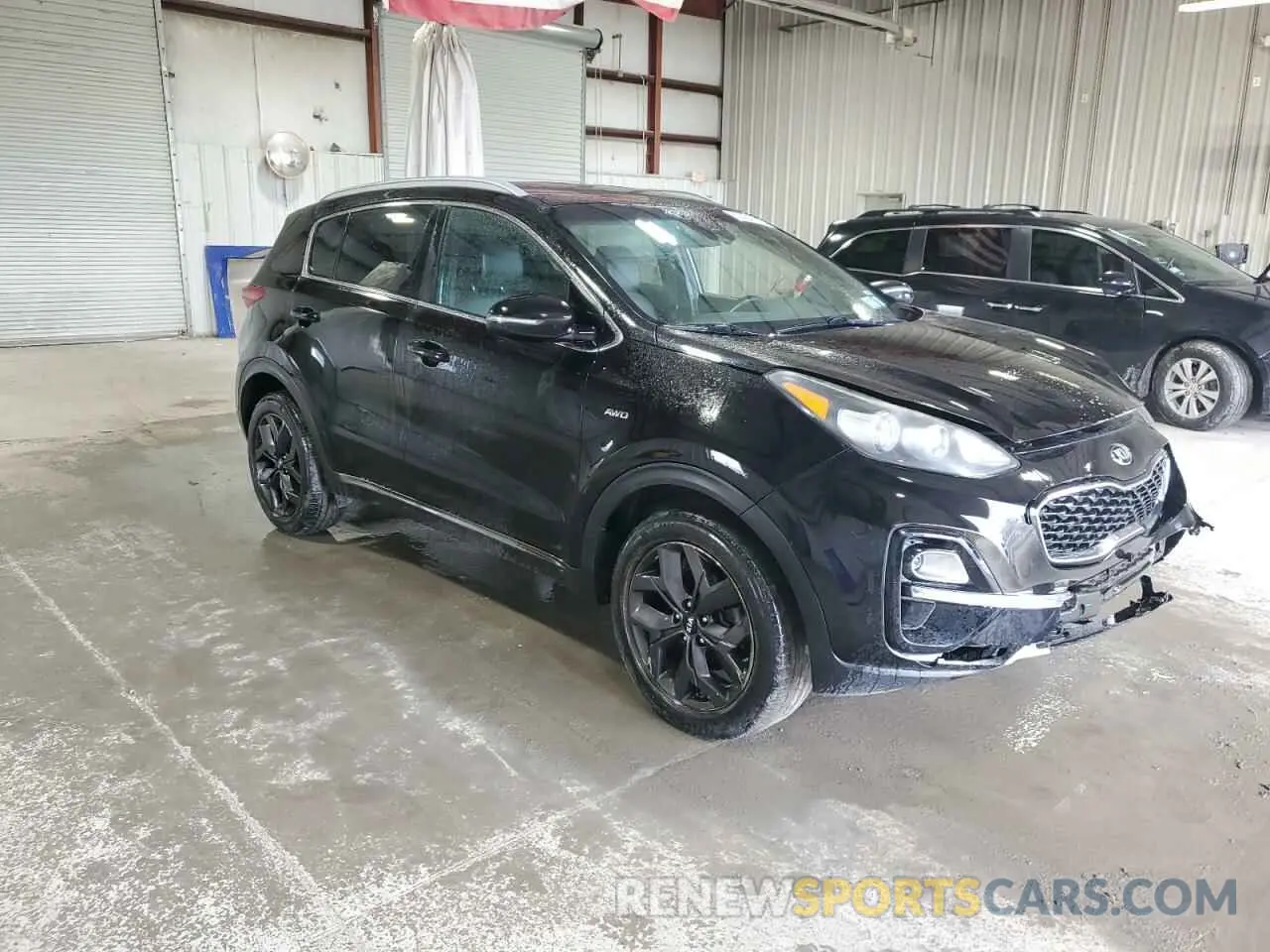 4 Photograph of a damaged car KNDP6CAC5L7679217 KIA SPORTAGE 2020