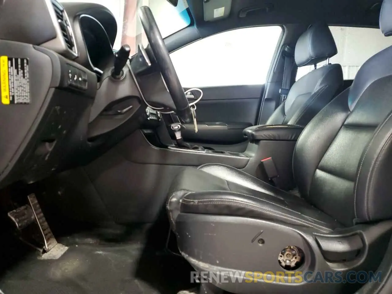 7 Photograph of a damaged car KNDP6CAC5L7679217 KIA SPORTAGE 2020