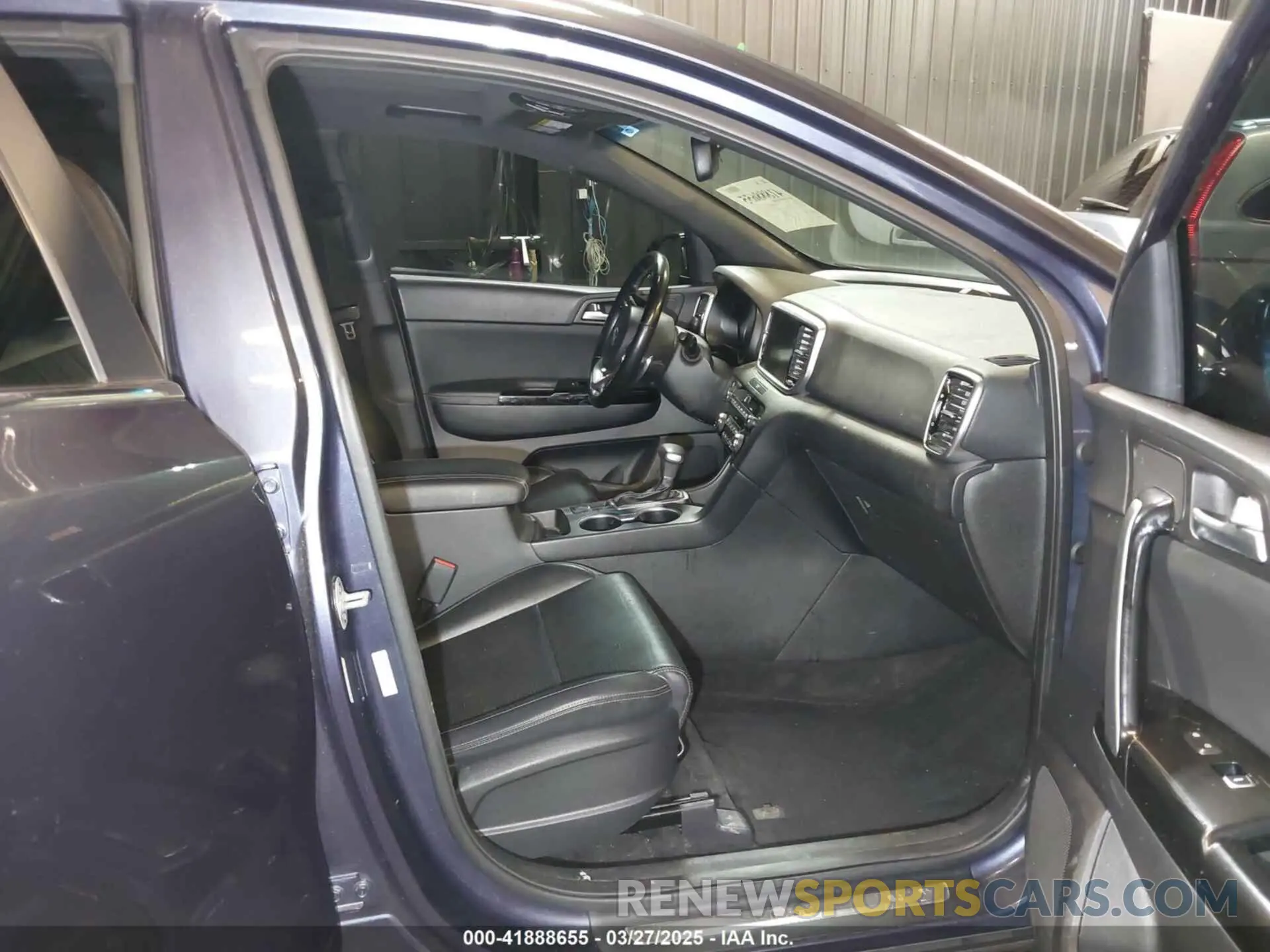5 Photograph of a damaged car KNDP6CAC5L7715746 KIA SPORTAGE 2020