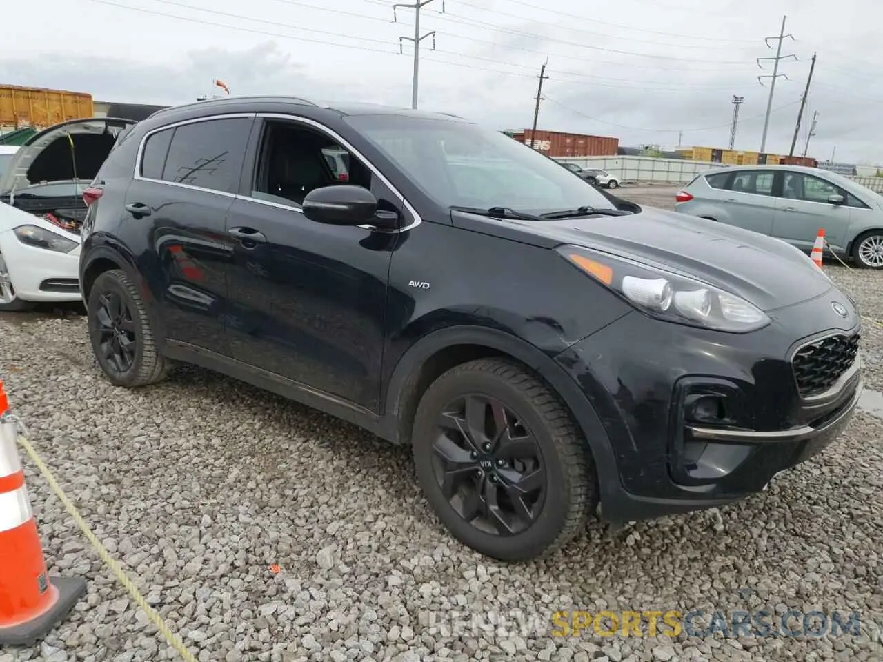 4 Photograph of a damaged car KNDP6CAC6L7725086 KIA SPORTAGE 2020