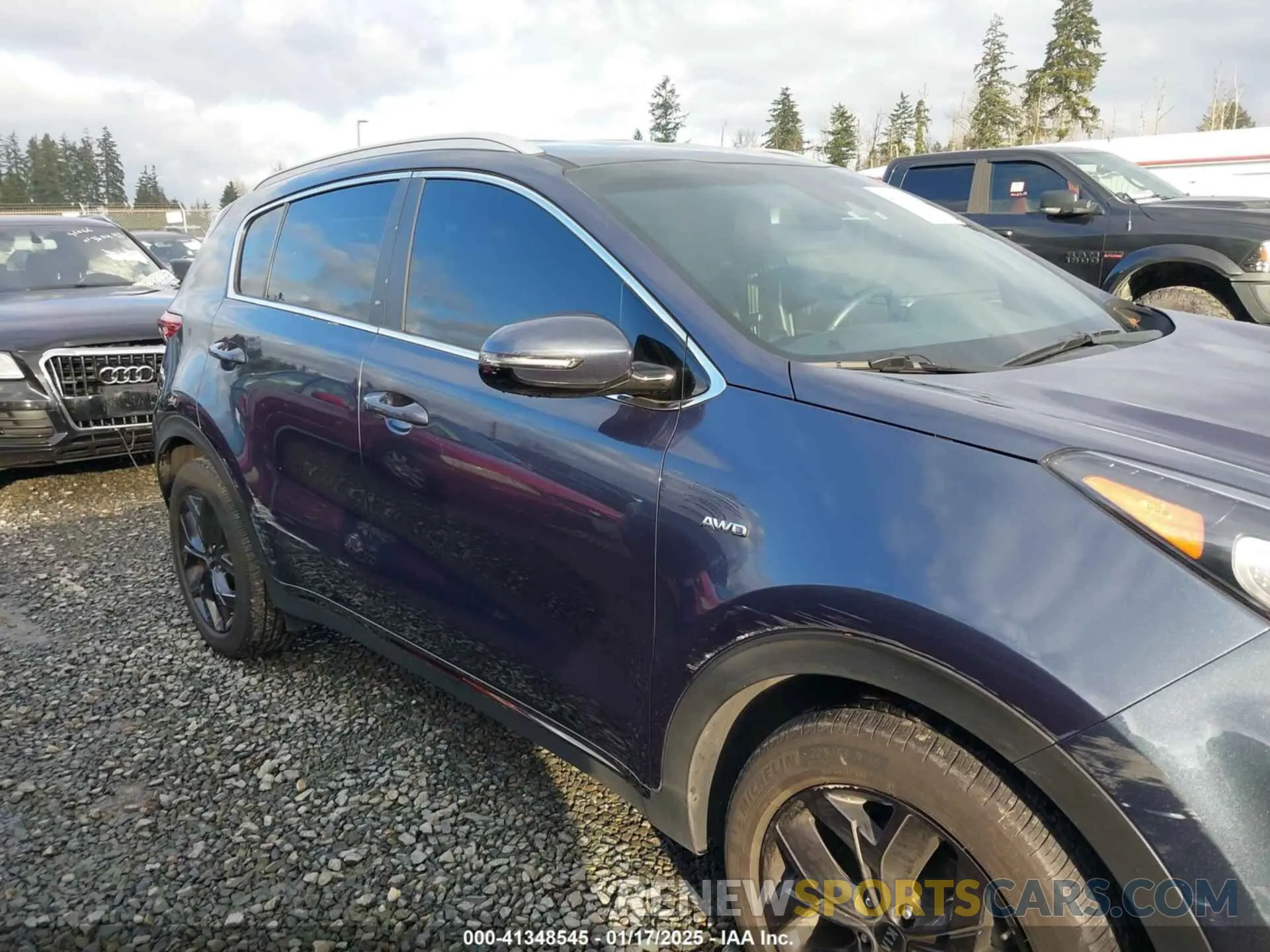 13 Photograph of a damaged car KNDP6CAC7L7713996 KIA SPORTAGE 2020