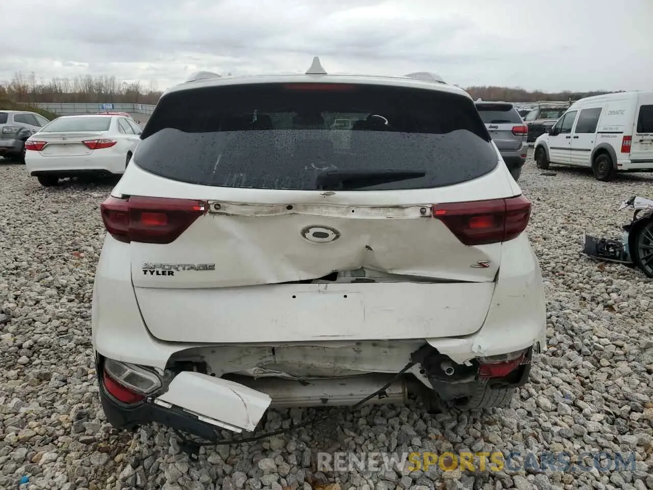 6 Photograph of a damaged car KNDP6CAC7L7732435 KIA SPORTAGE 2020