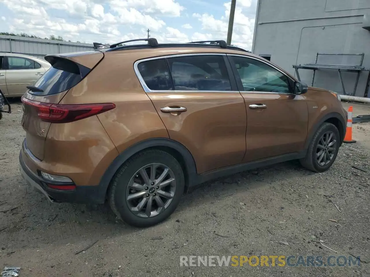 3 Photograph of a damaged car KNDP6CAC8L7679311 KIA SPORTAGE 2020
