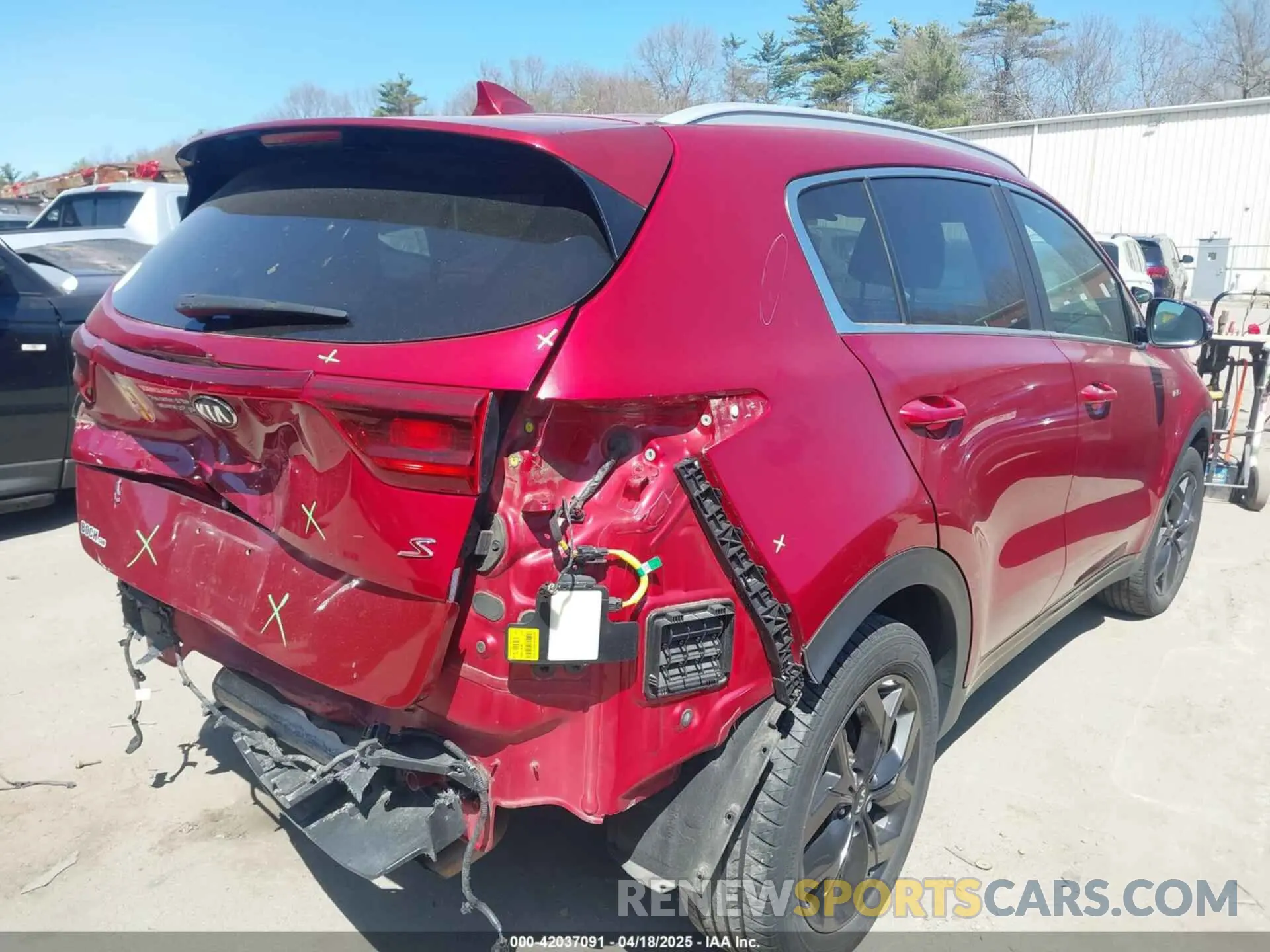 4 Photograph of a damaged car KNDP6CAC8L7716504 KIA SPORTAGE 2020