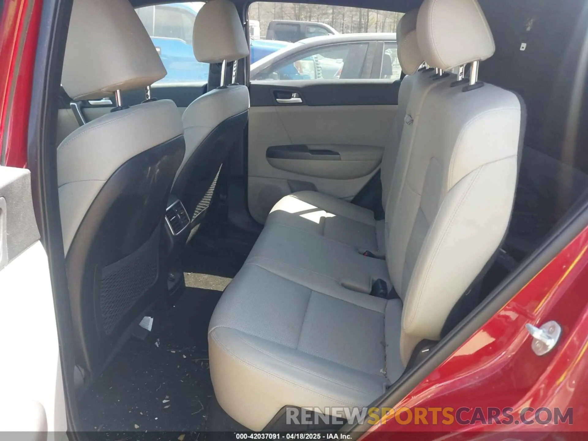 8 Photograph of a damaged car KNDP6CAC8L7716504 KIA SPORTAGE 2020