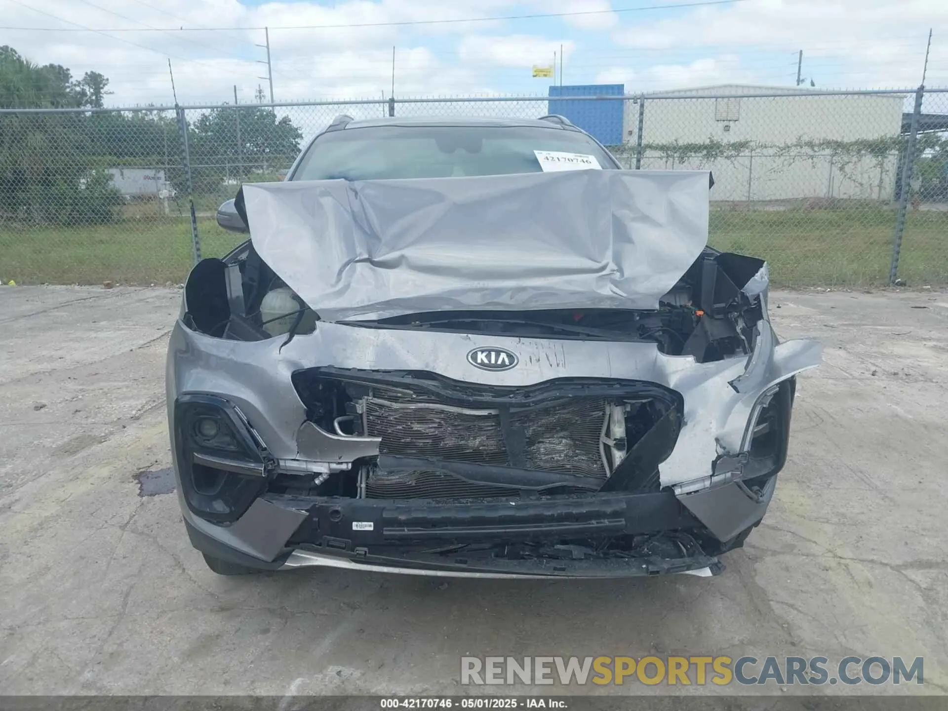 11 Photograph of a damaged car KNDP6CAC8L7746389 KIA SPORTAGE 2020
