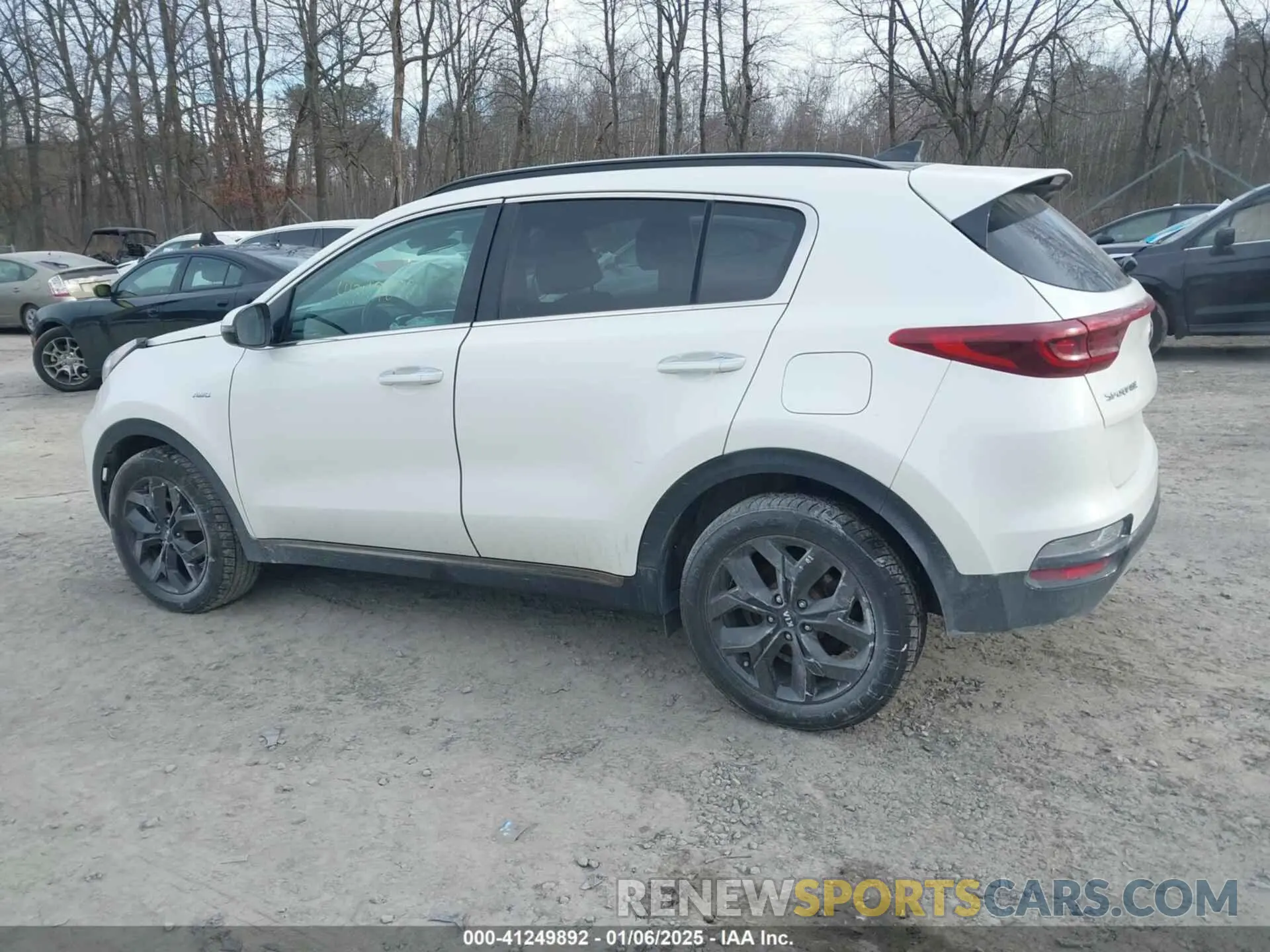 14 Photograph of a damaged car KNDP6CAC8L7757800 KIA SPORTAGE 2020
