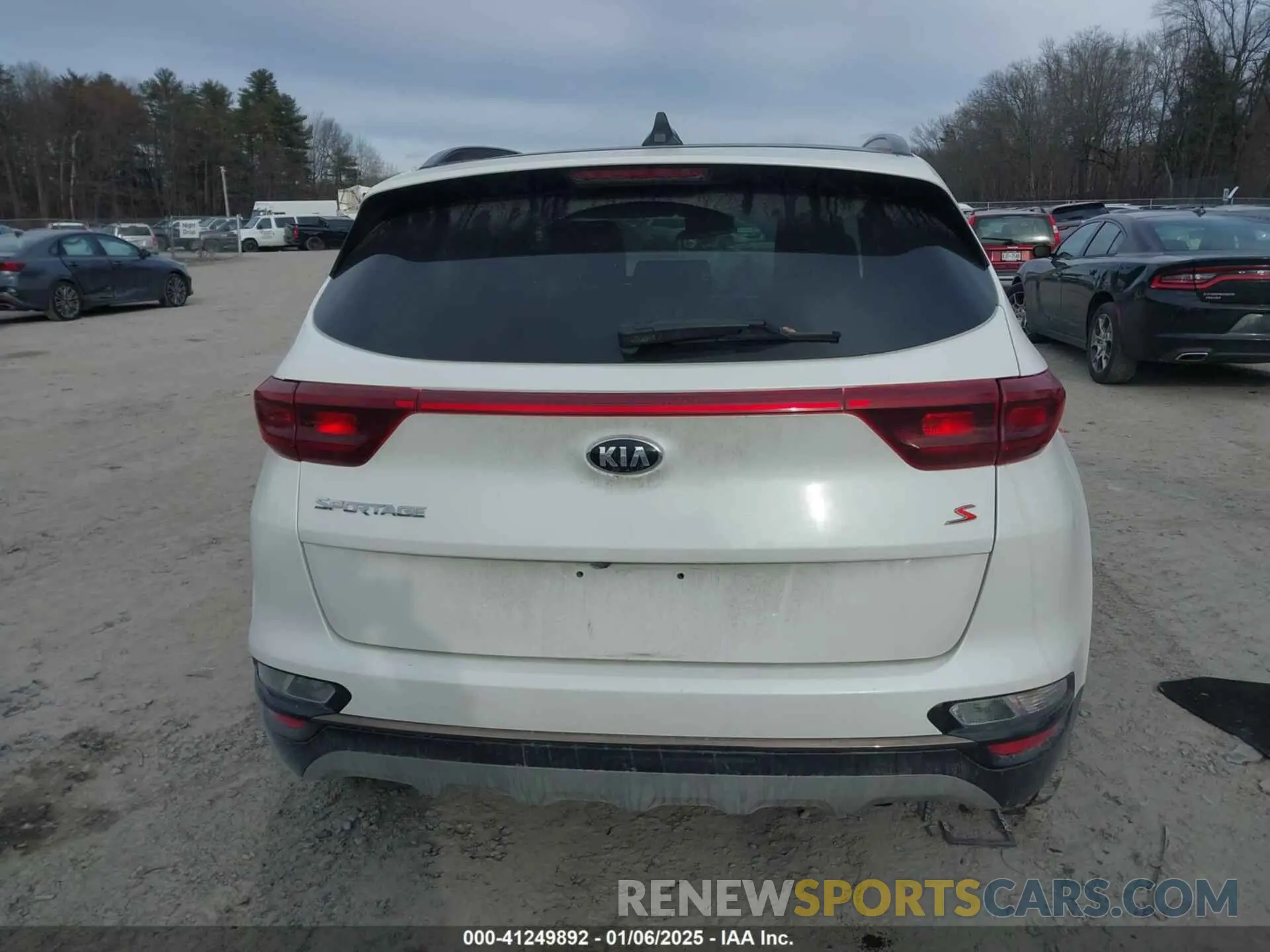 16 Photograph of a damaged car KNDP6CAC8L7757800 KIA SPORTAGE 2020