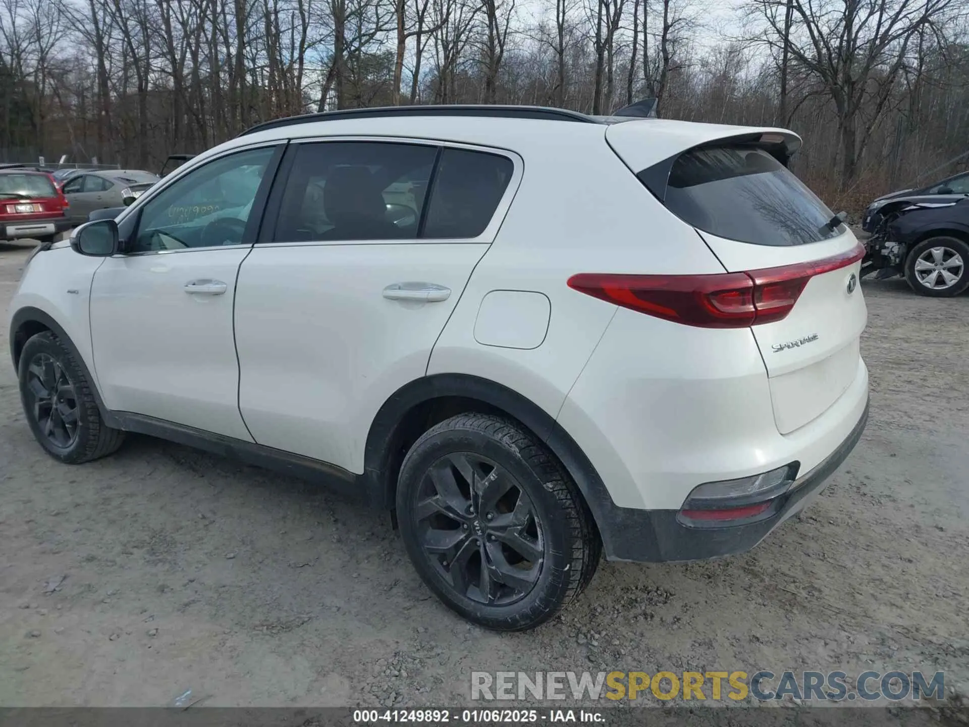 3 Photograph of a damaged car KNDP6CAC8L7757800 KIA SPORTAGE 2020