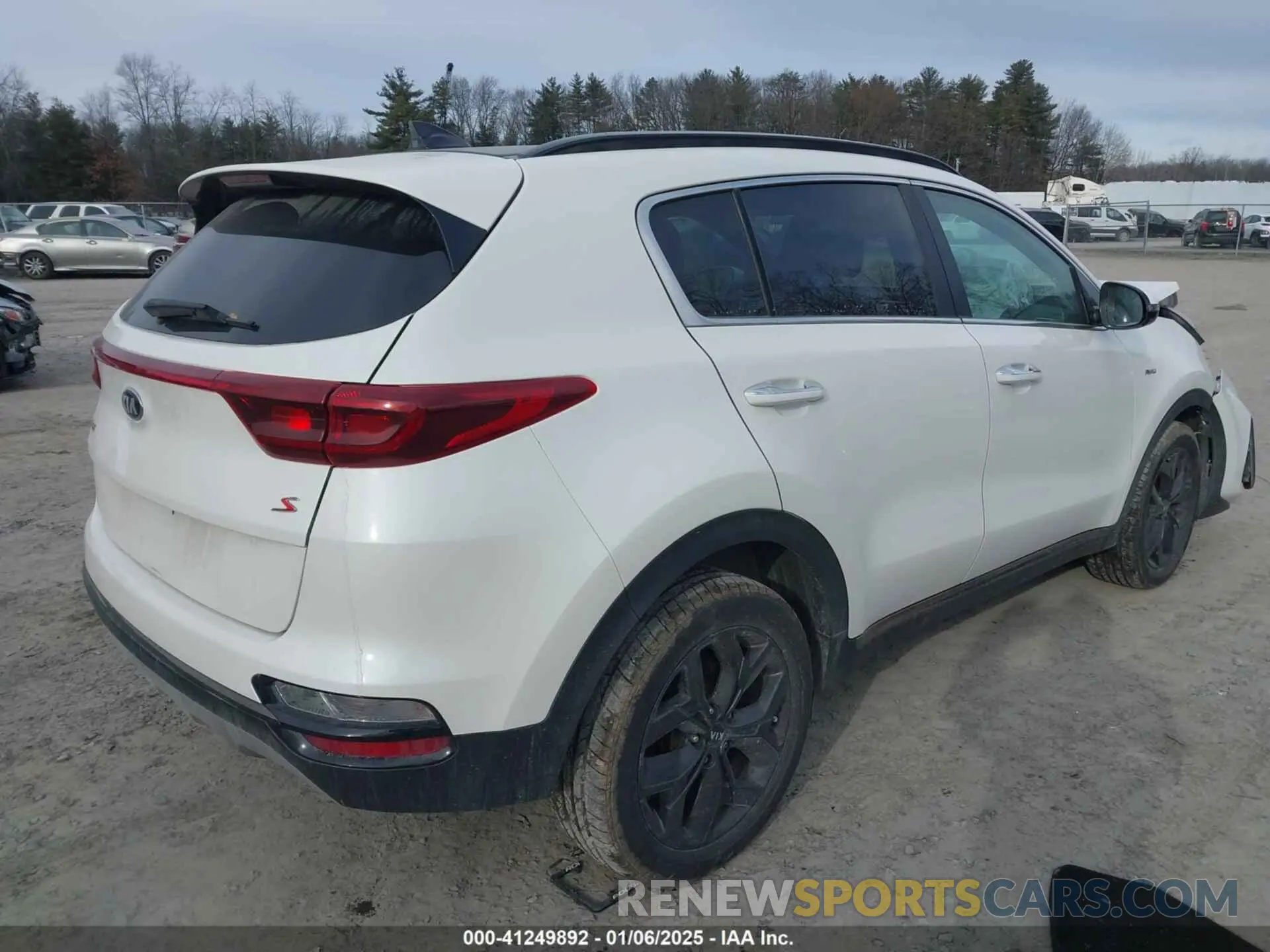 4 Photograph of a damaged car KNDP6CAC8L7757800 KIA SPORTAGE 2020