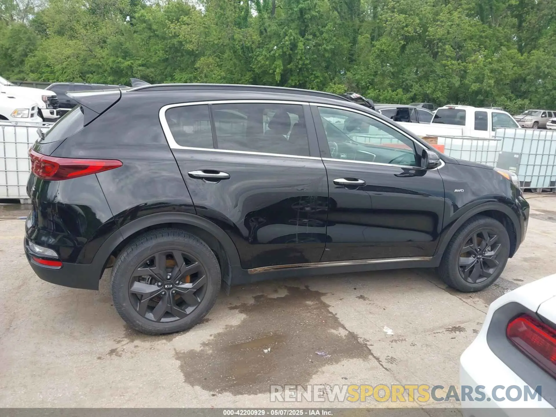 13 Photograph of a damaged car KNDP6CAC8L7762897 KIA SPORTAGE 2020
