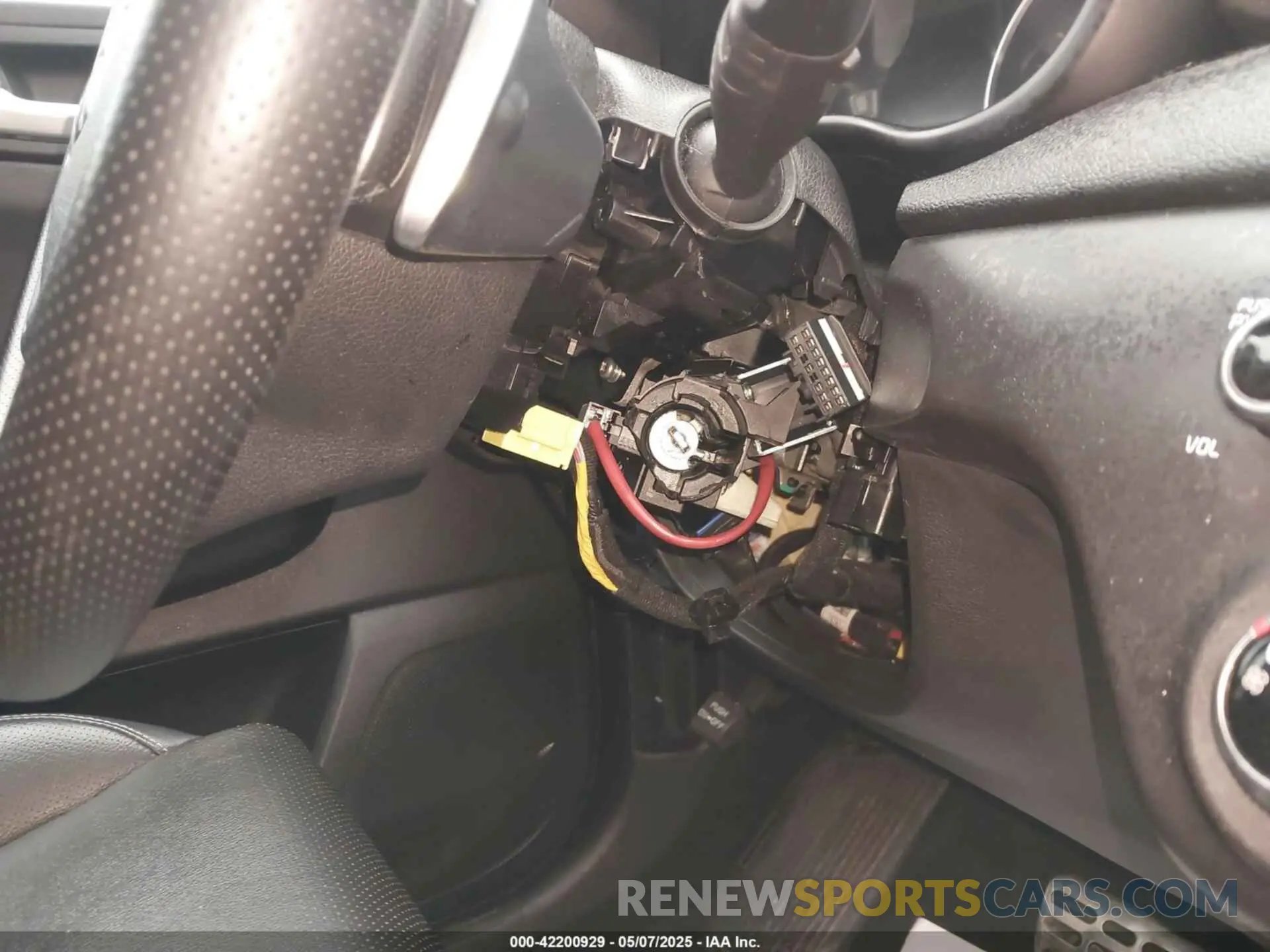 17 Photograph of a damaged car KNDP6CAC8L7762897 KIA SPORTAGE 2020
