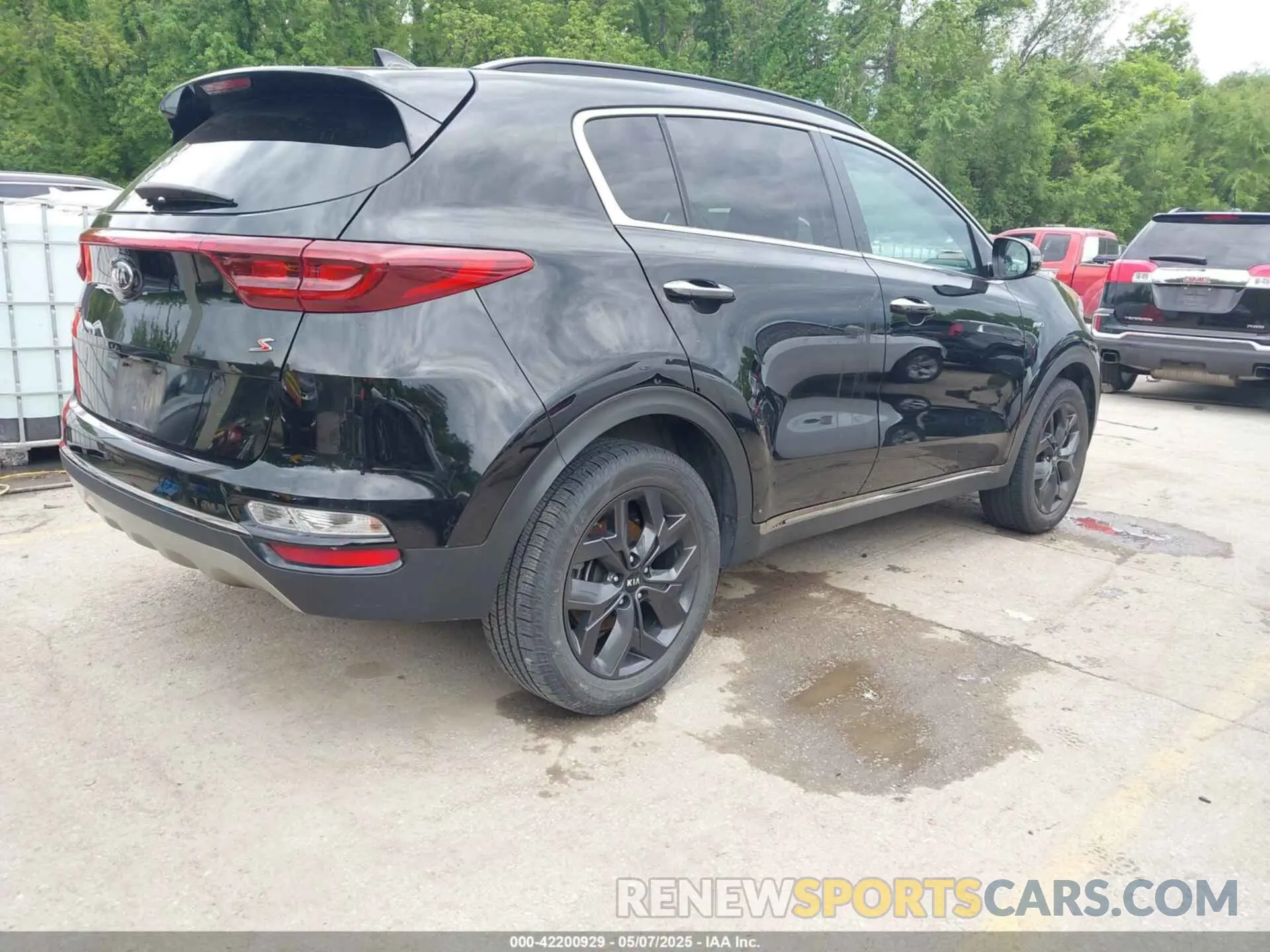 4 Photograph of a damaged car KNDP6CAC8L7762897 KIA SPORTAGE 2020