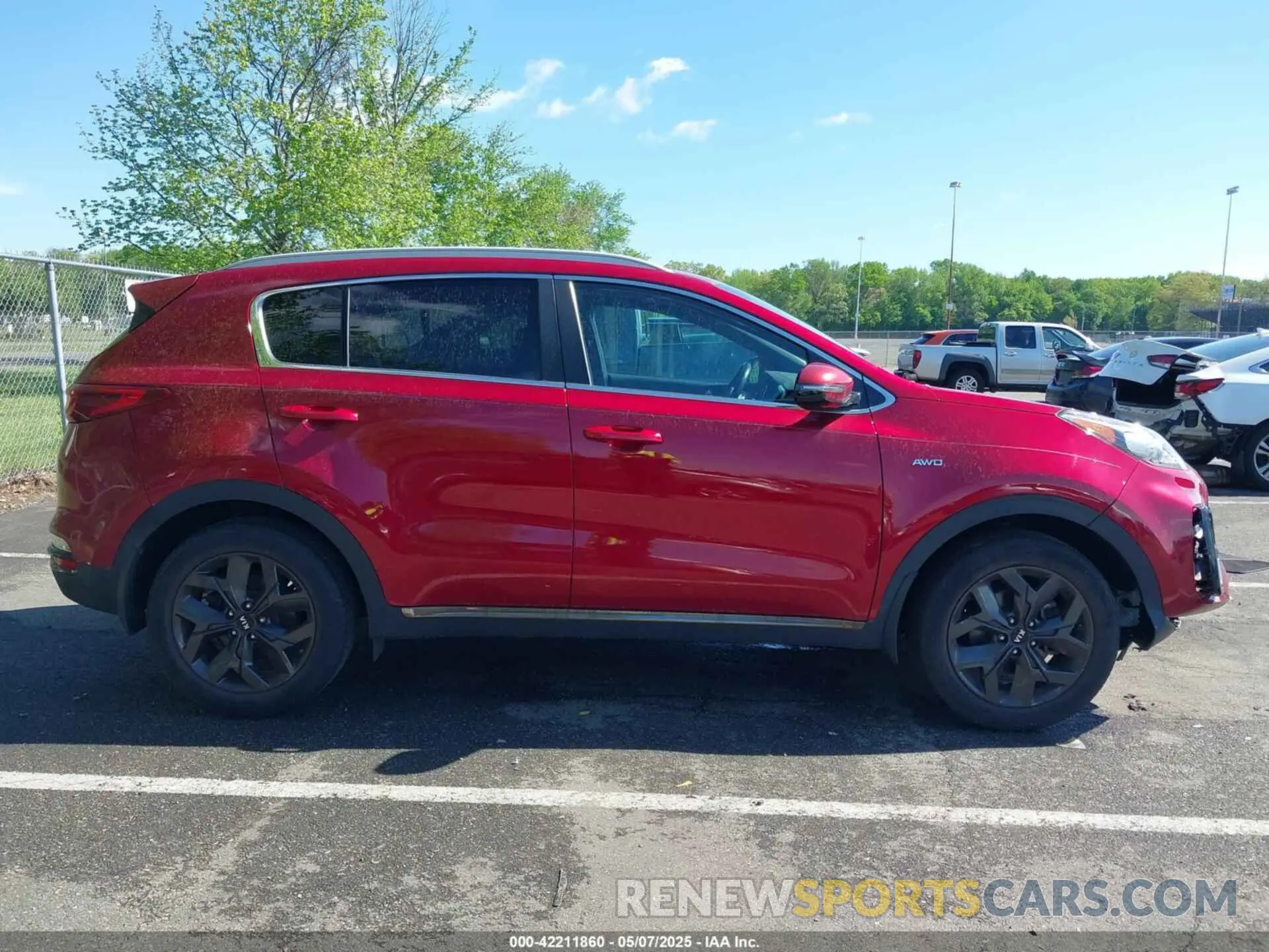 13 Photograph of a damaged car KNDP6CAC8L7778923 KIA SPORTAGE 2020