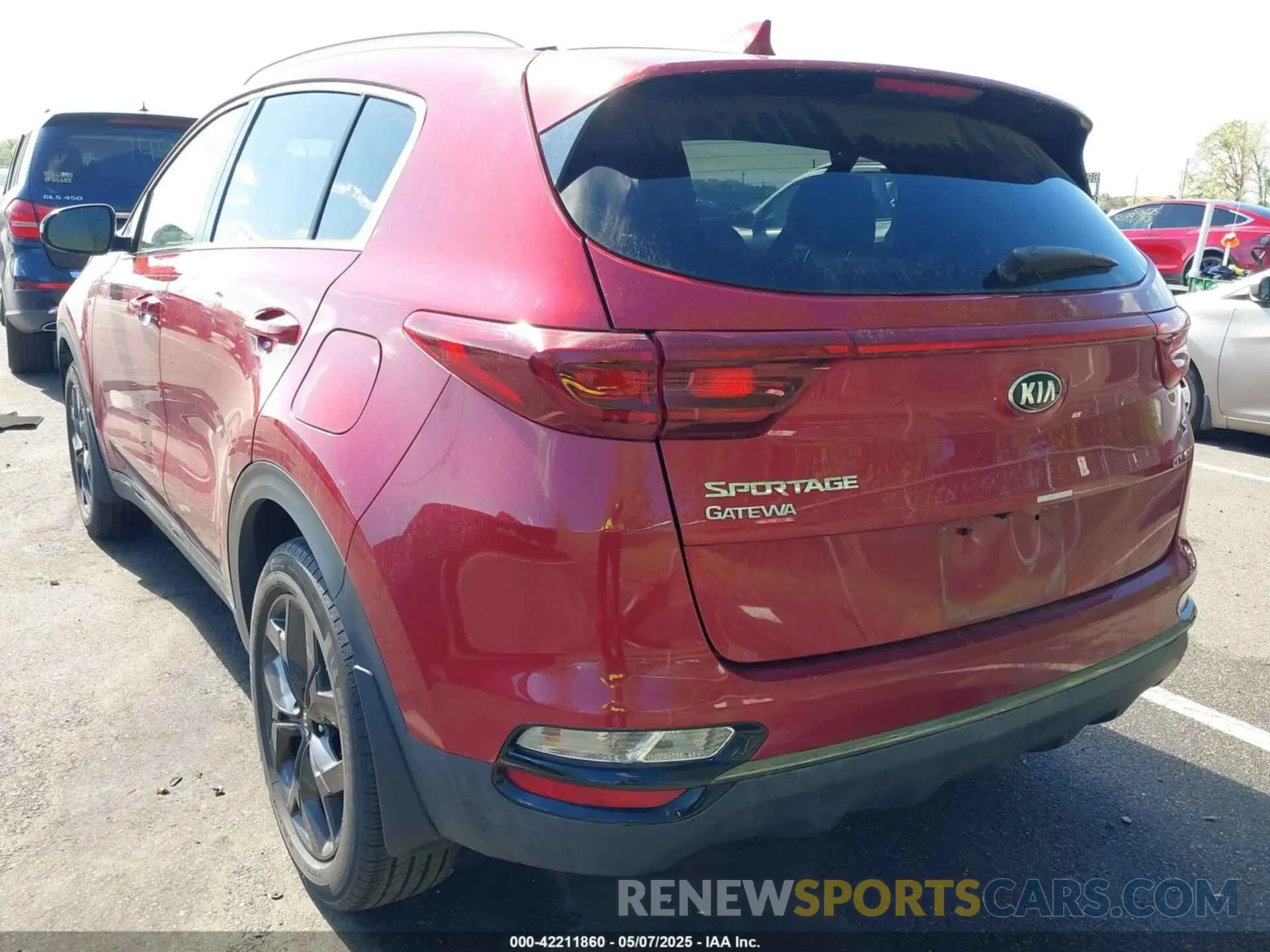 3 Photograph of a damaged car KNDP6CAC8L7778923 KIA SPORTAGE 2020
