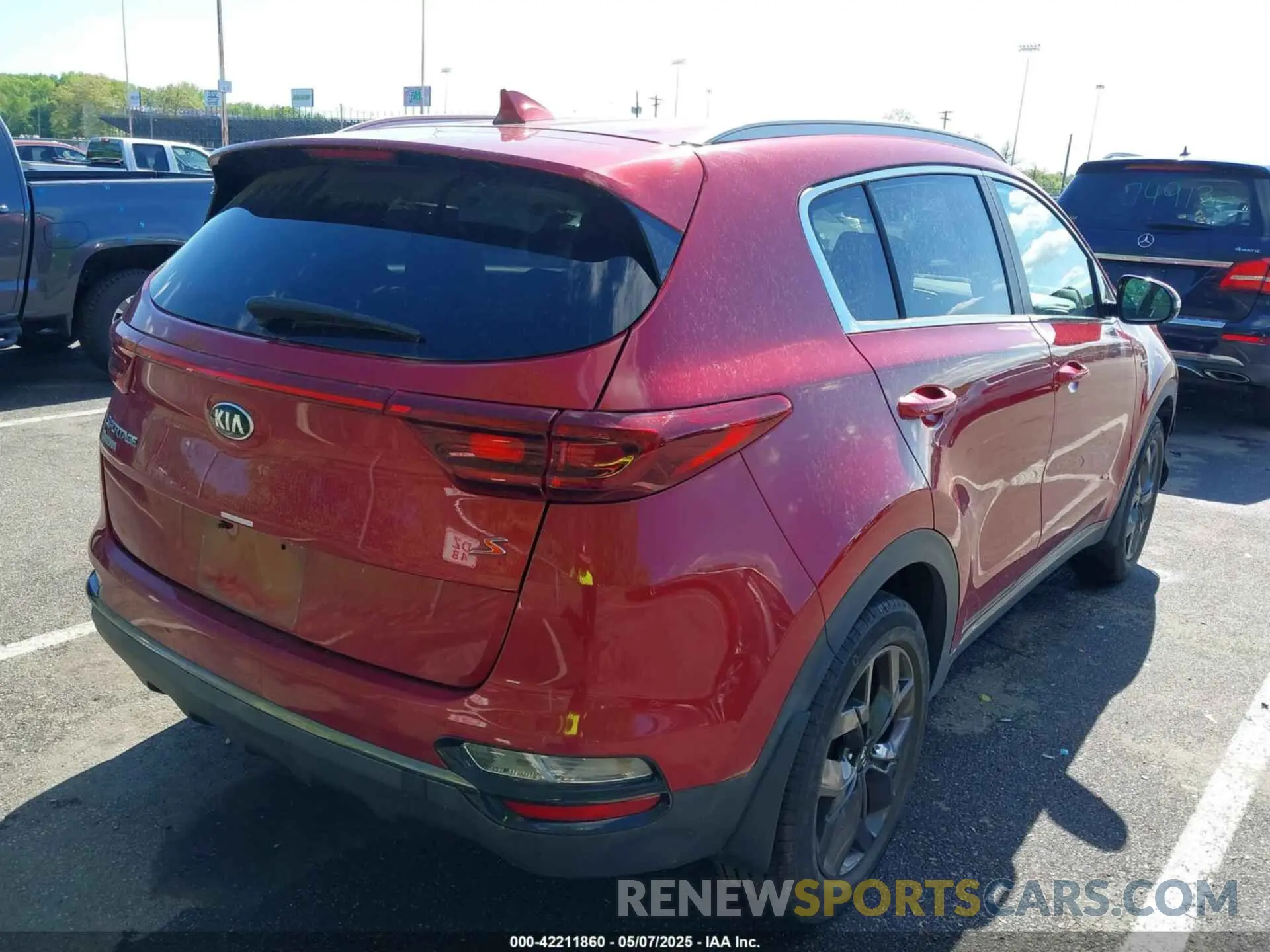 4 Photograph of a damaged car KNDP6CAC8L7778923 KIA SPORTAGE 2020