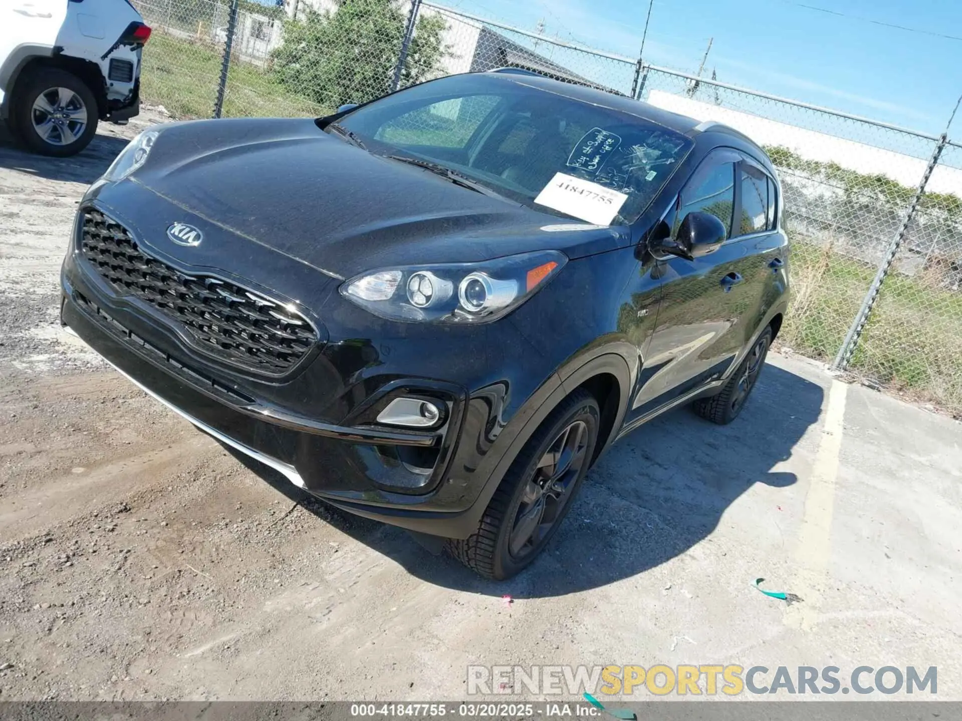 2 Photograph of a damaged car KNDP6CAC9L7638587 KIA SPORTAGE 2020