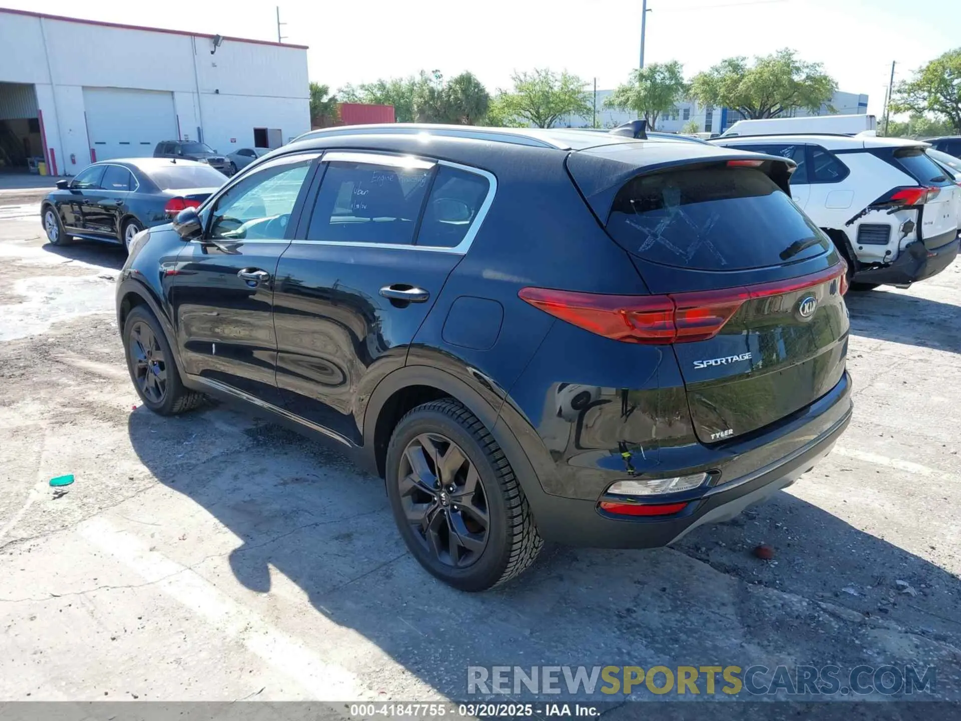 3 Photograph of a damaged car KNDP6CAC9L7638587 KIA SPORTAGE 2020