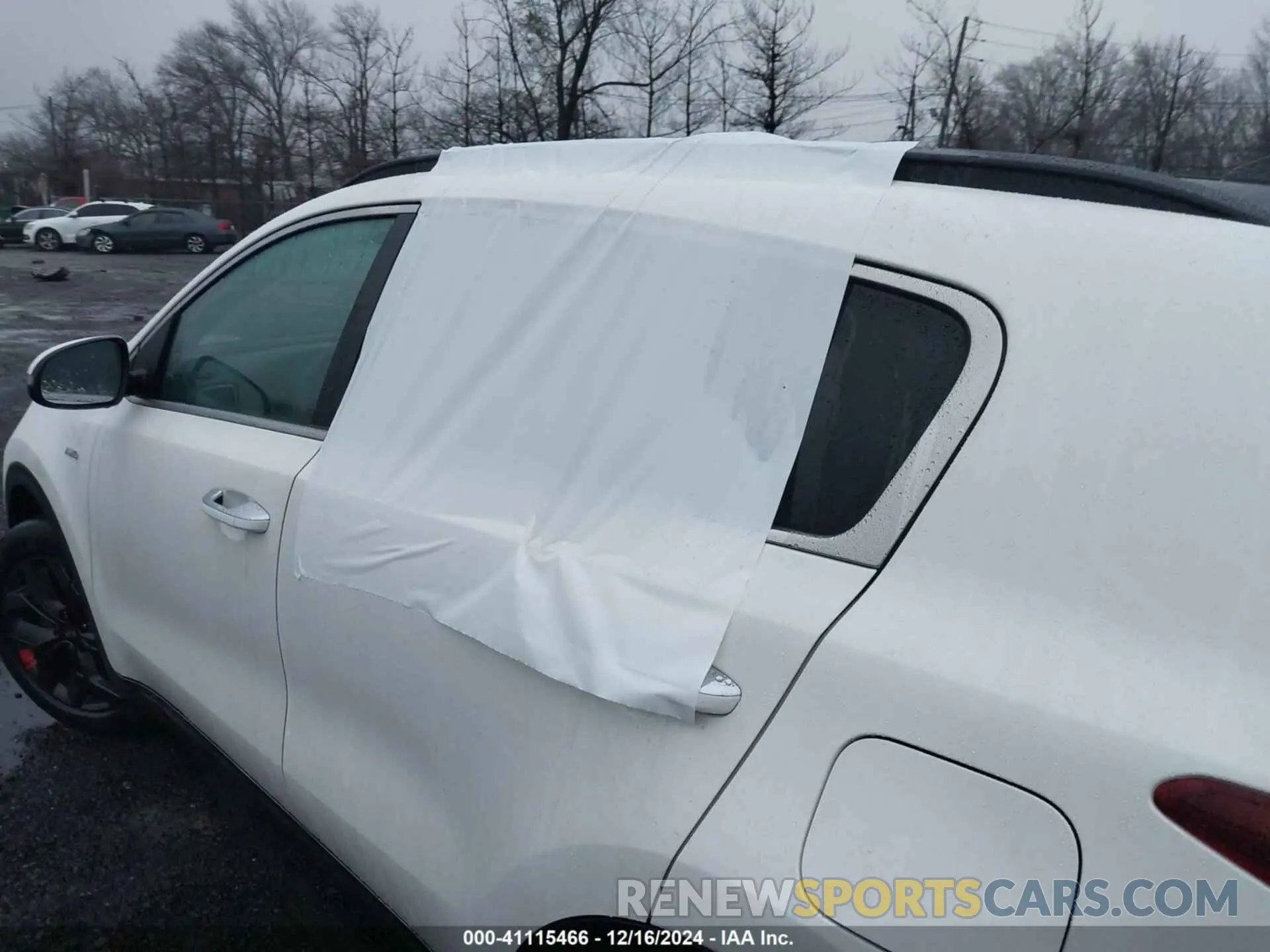 18 Photograph of a damaged car KNDP6CAC9L7664073 KIA SPORTAGE 2020