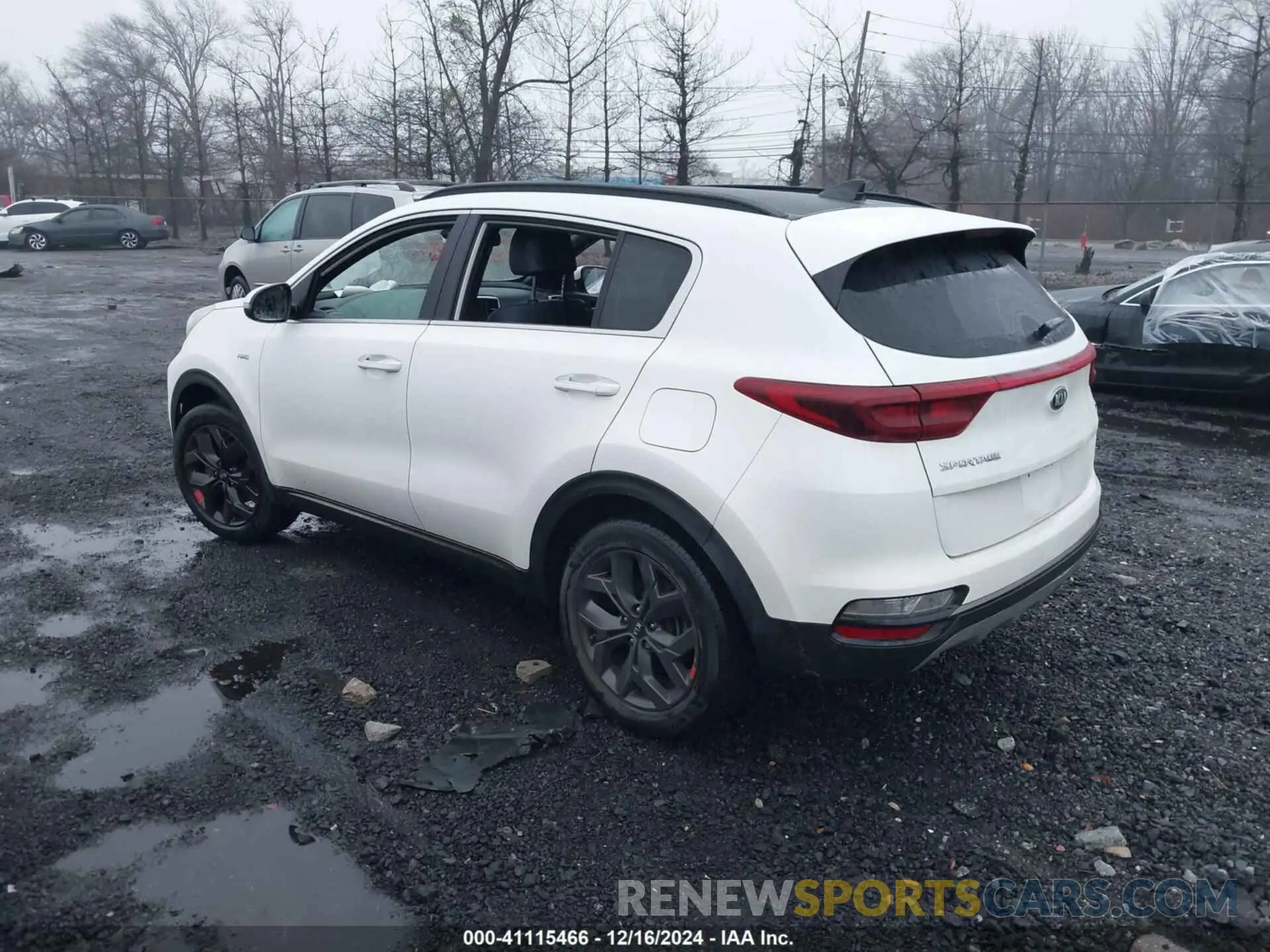 3 Photograph of a damaged car KNDP6CAC9L7664073 KIA SPORTAGE 2020
