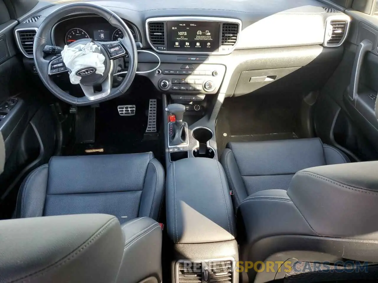 8 Photograph of a damaged car KNDP6CAC9L7667815 KIA SPORTAGE 2020